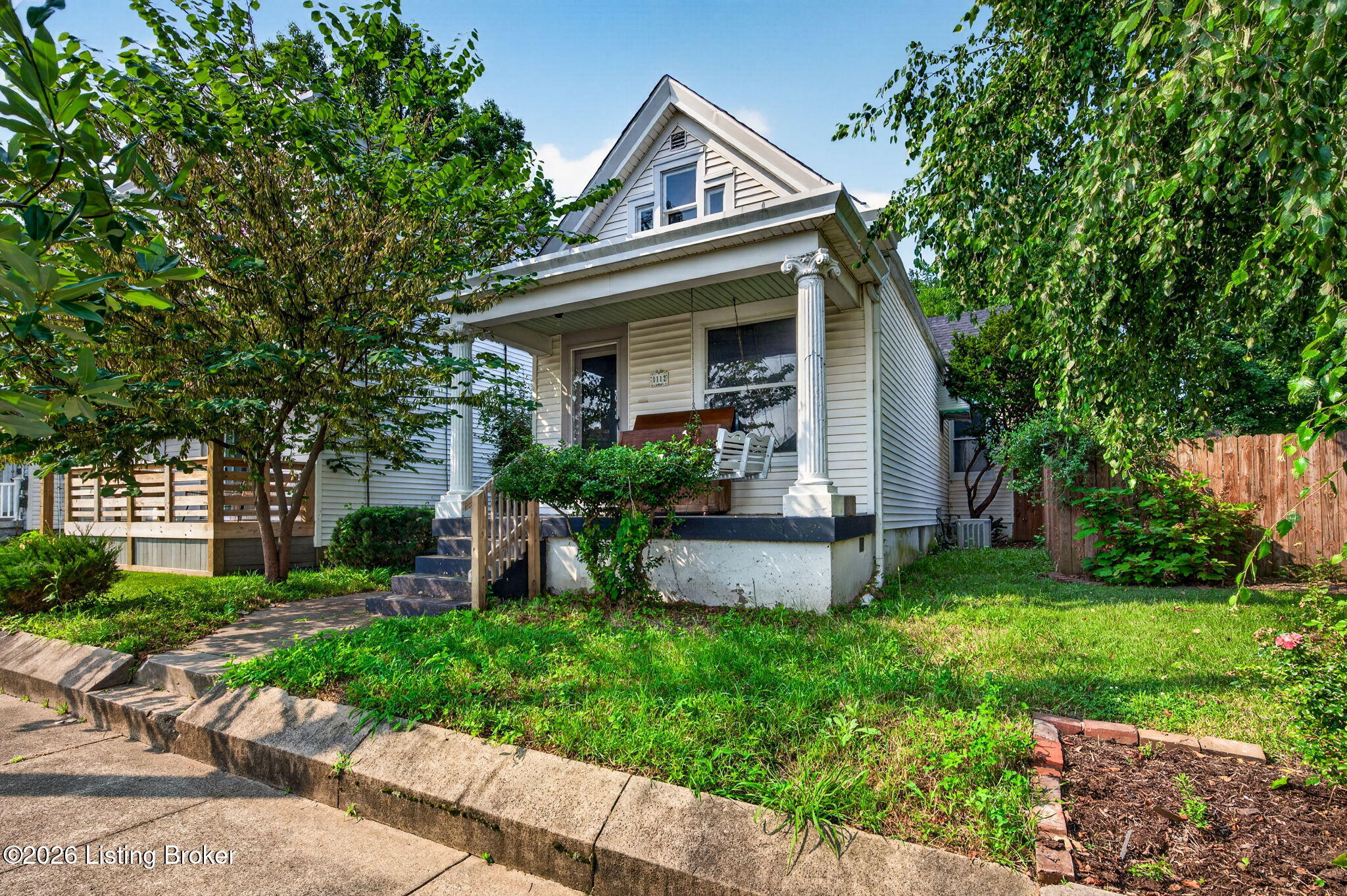 1112 Milton St