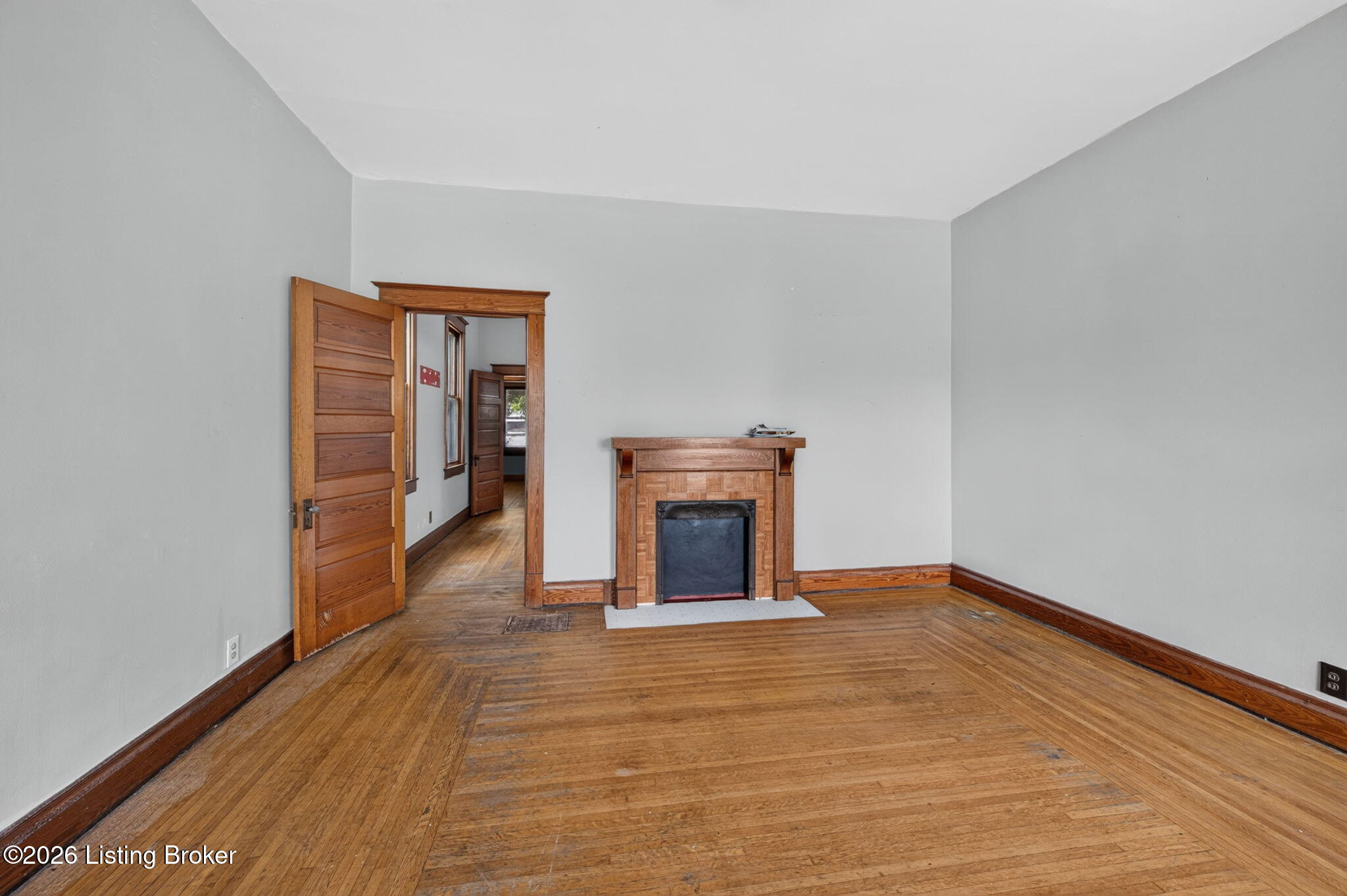 1112 Milton St
