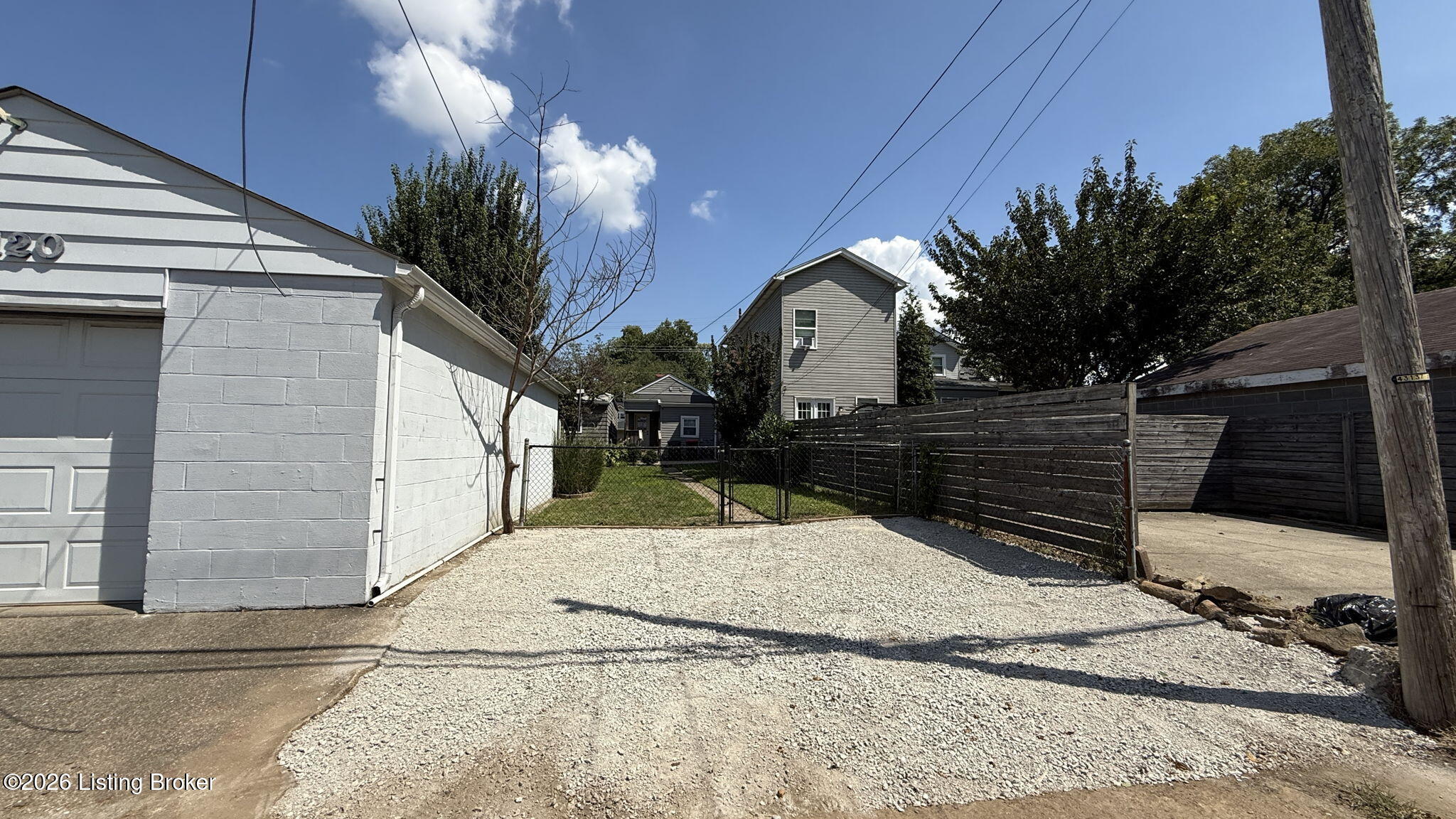 1122 E Burnett Ave