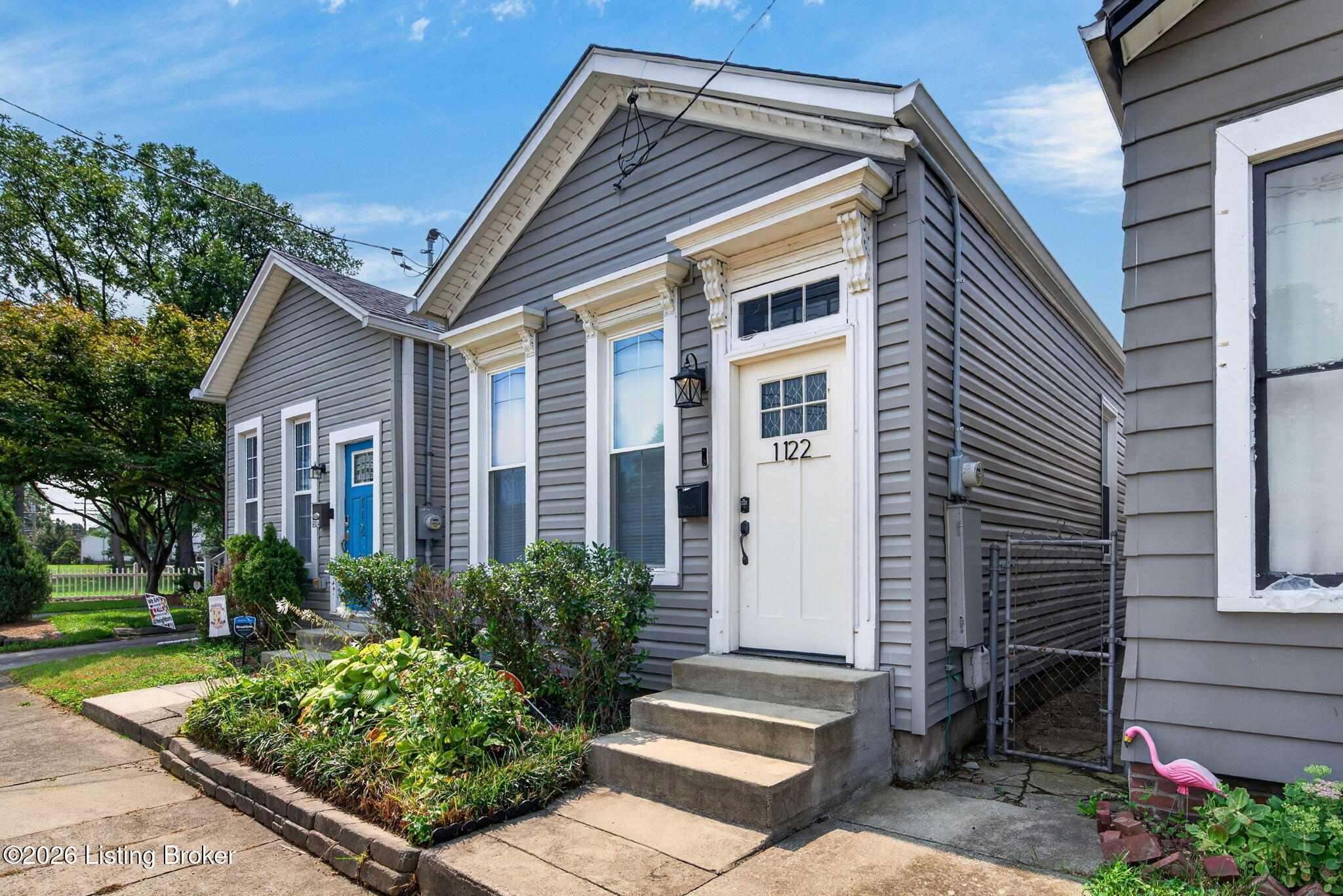 1122 E Burnett Ave