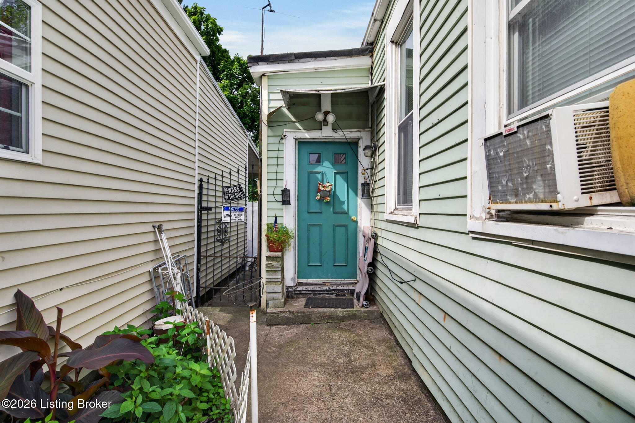 938 Samuel St