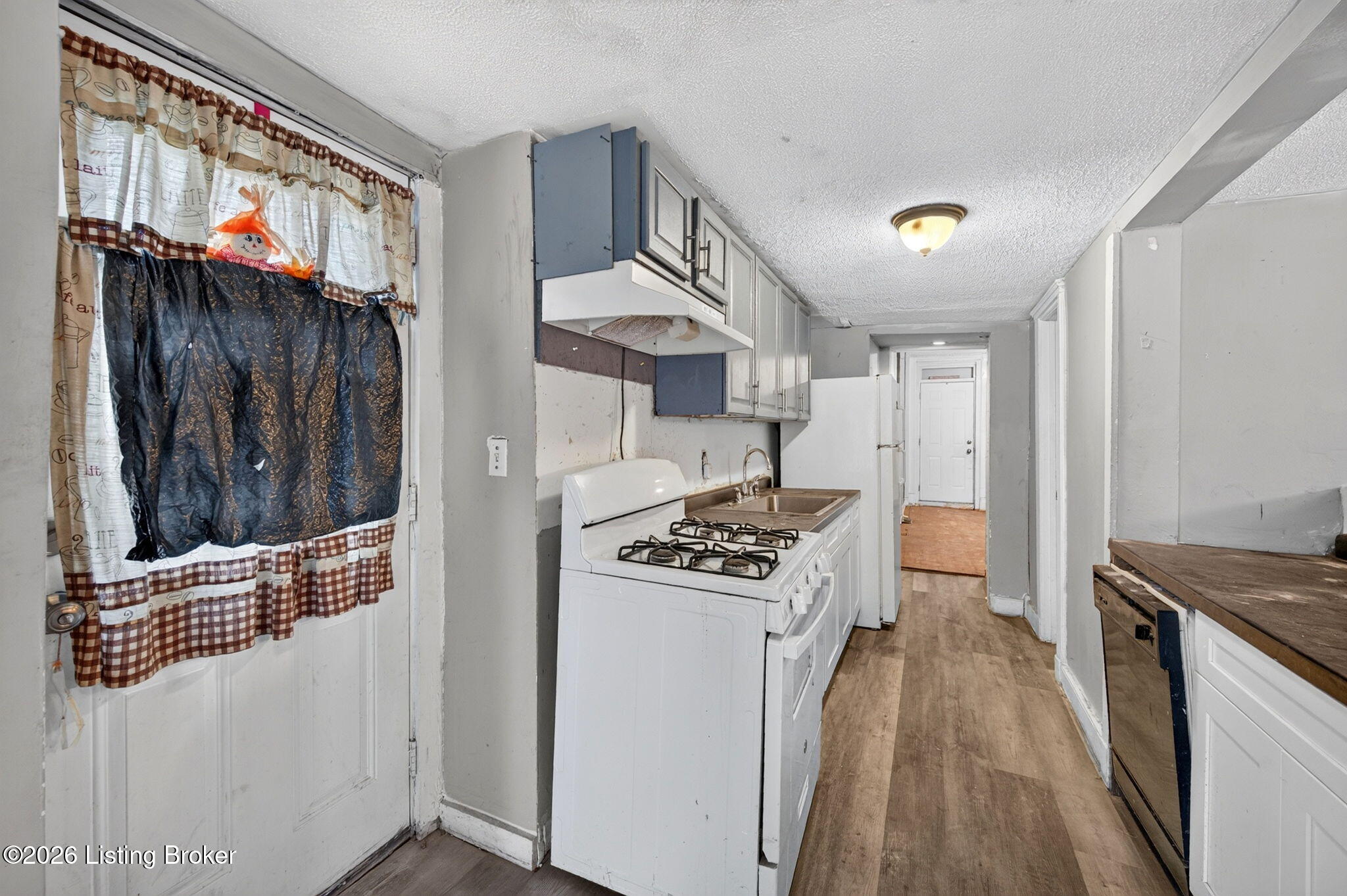 526 Dr W. J. Hodge St