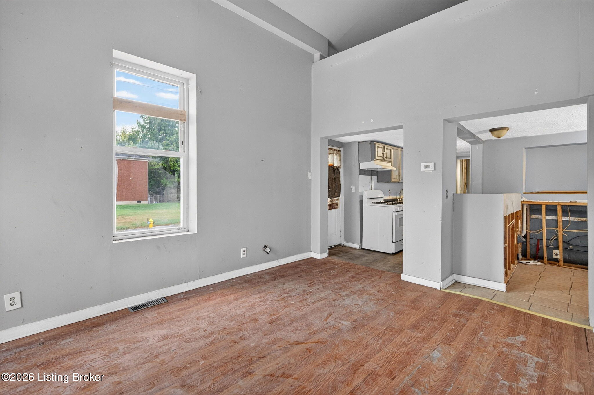526 Dr W. J. Hodge St