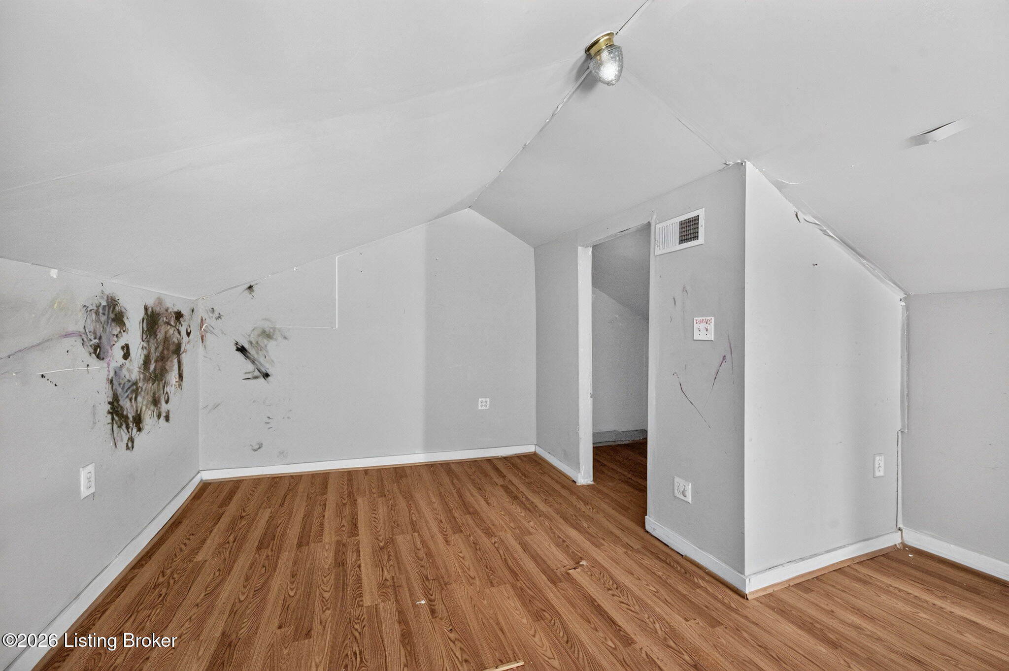 526 Dr W. J. Hodge St