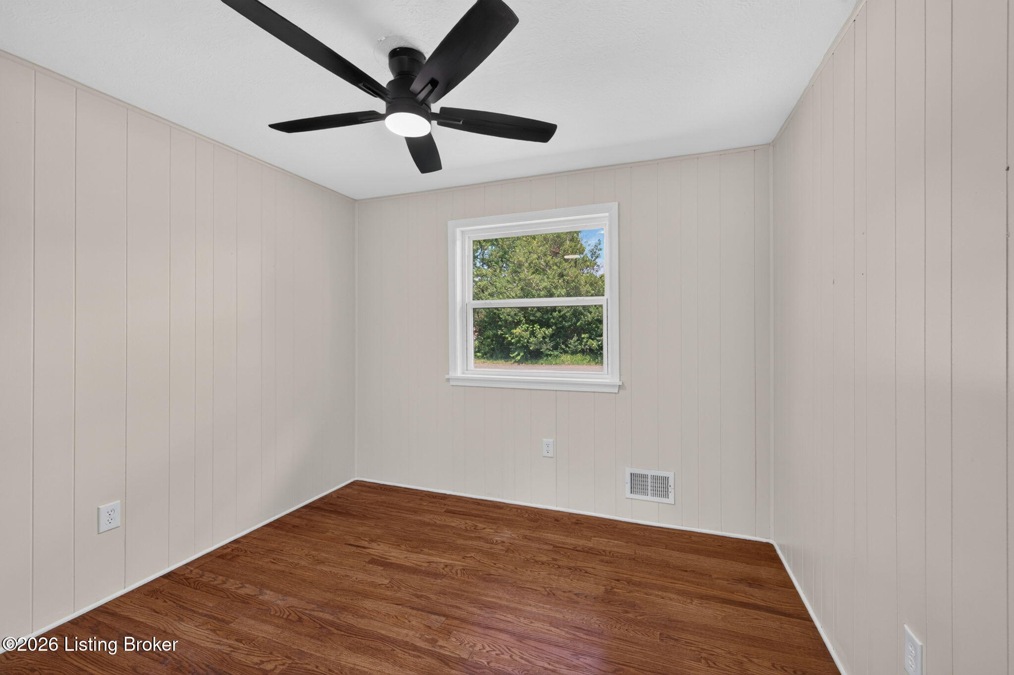 2424 Weber Ln