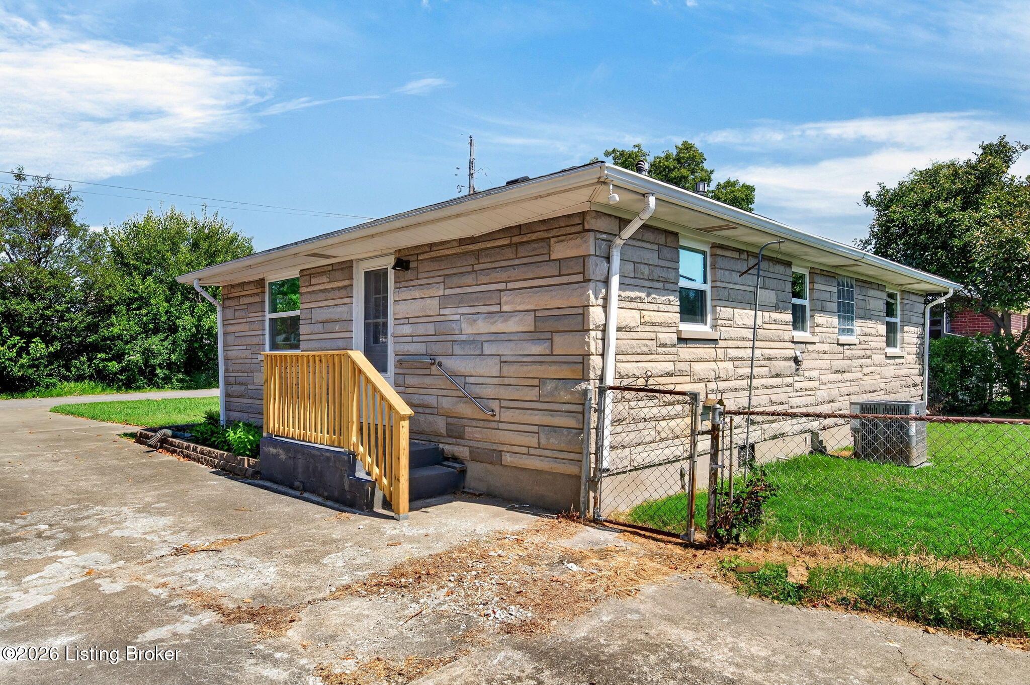 2424 Weber Ln