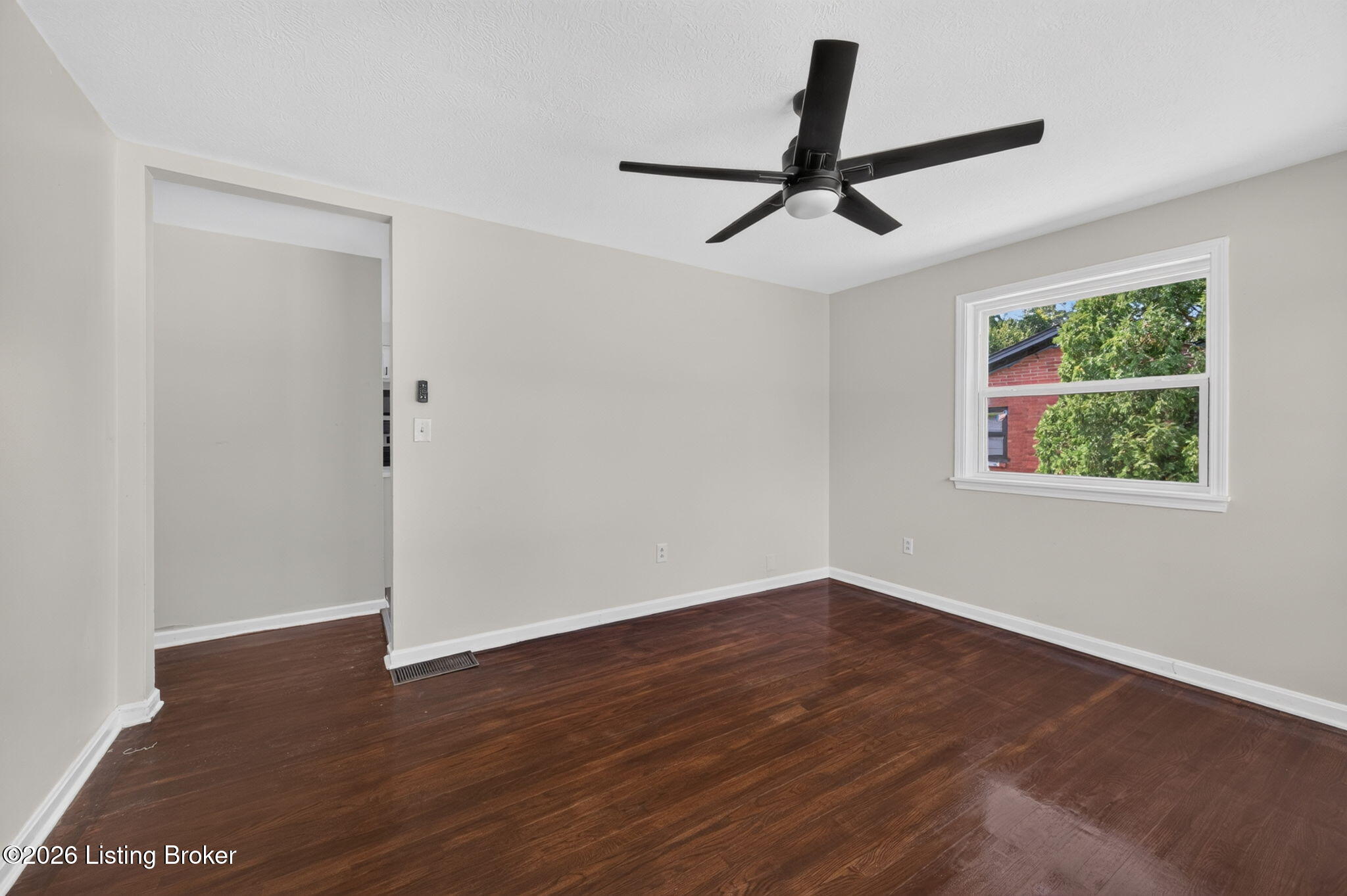 2424 Weber Ln
