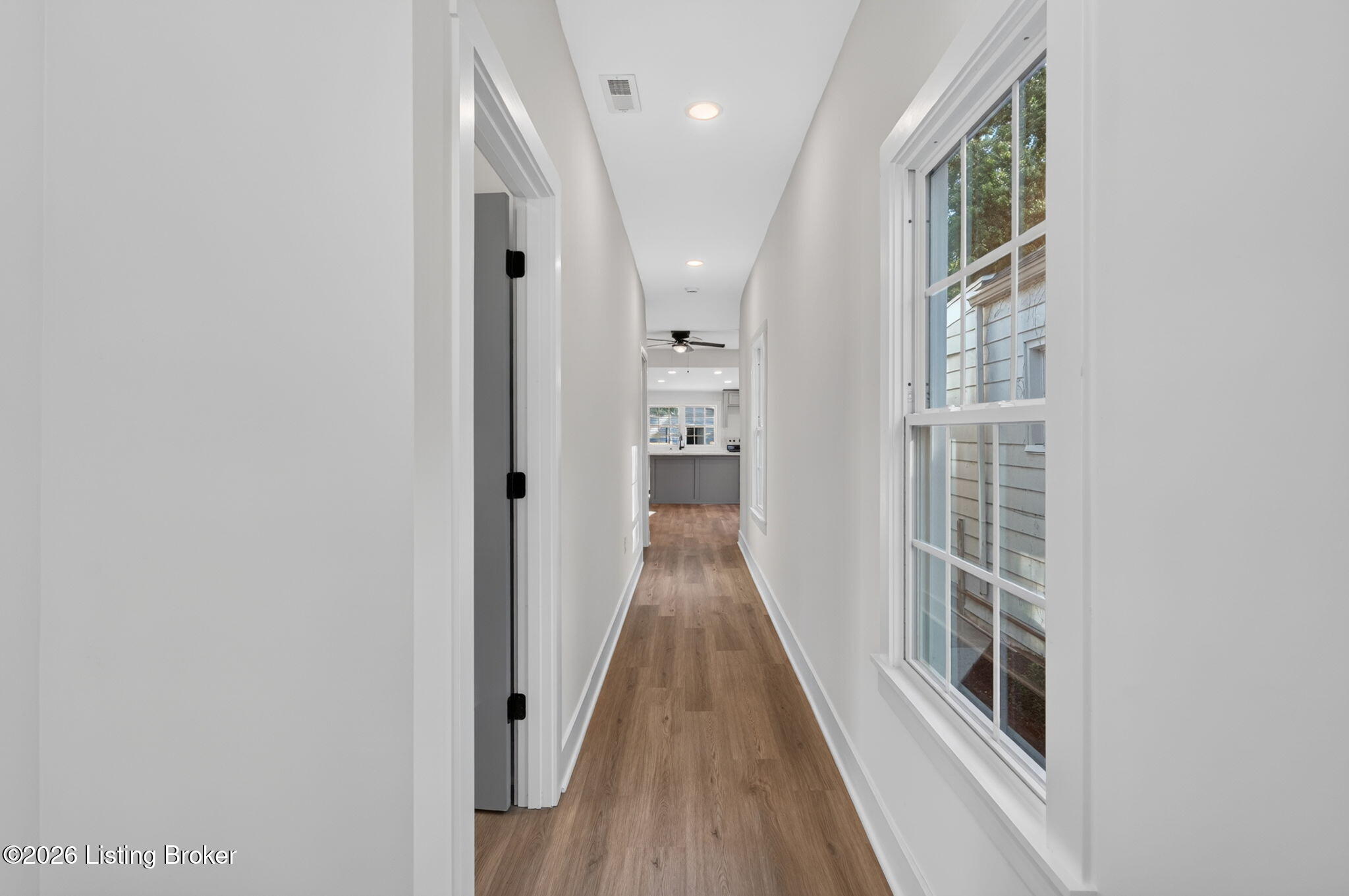 821 E Burnett Ave