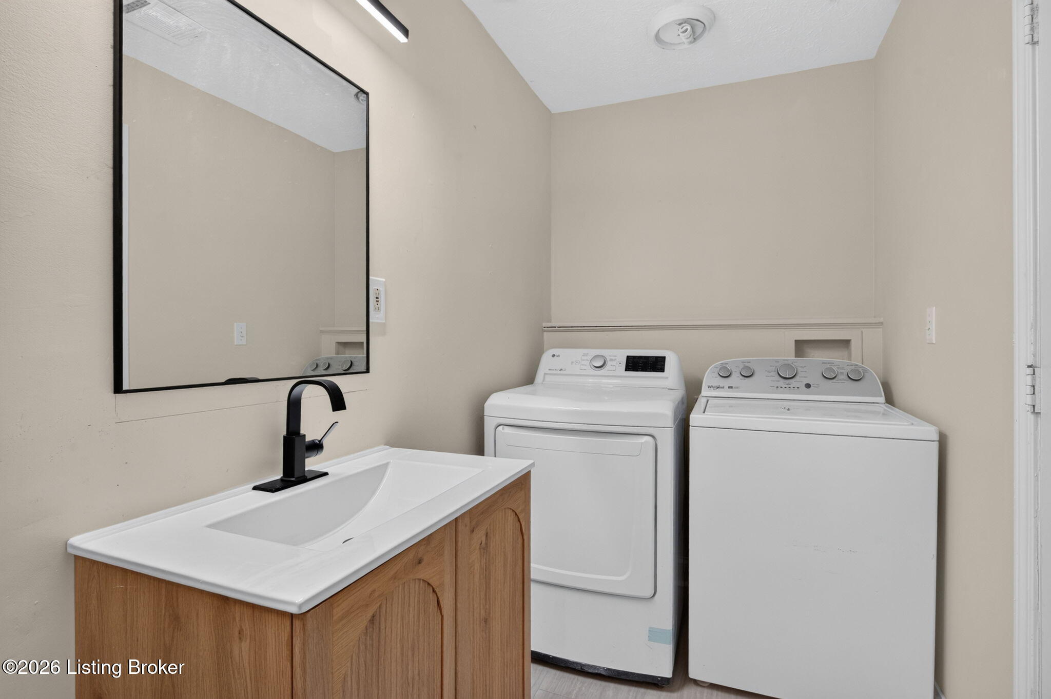 2505 Catawba Ln