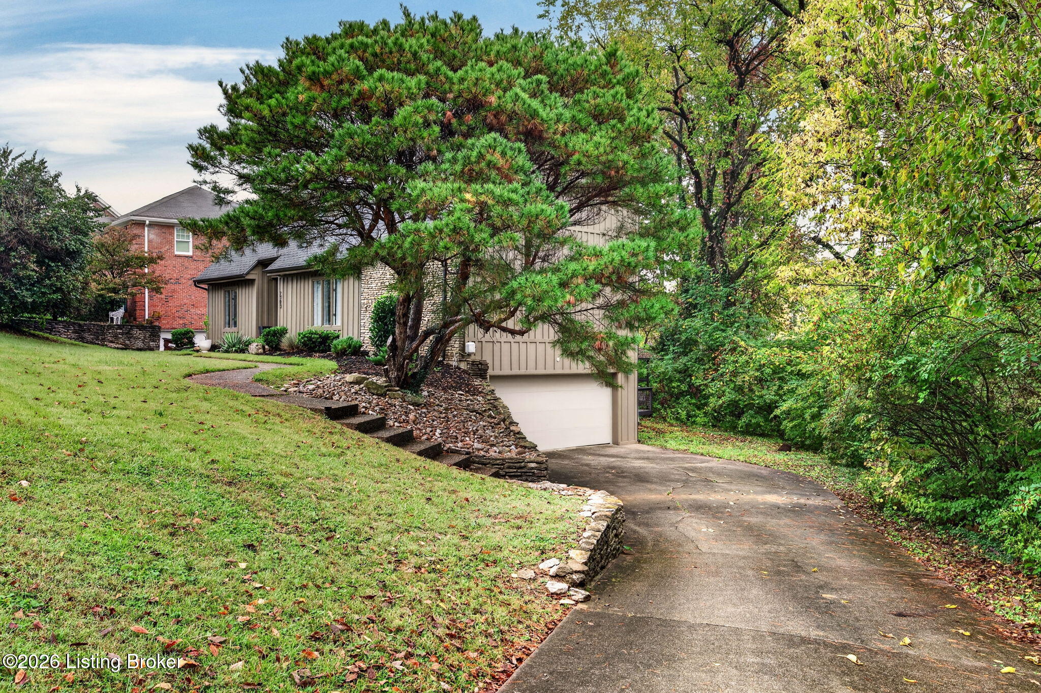 2303 Phoenix Hill Dr