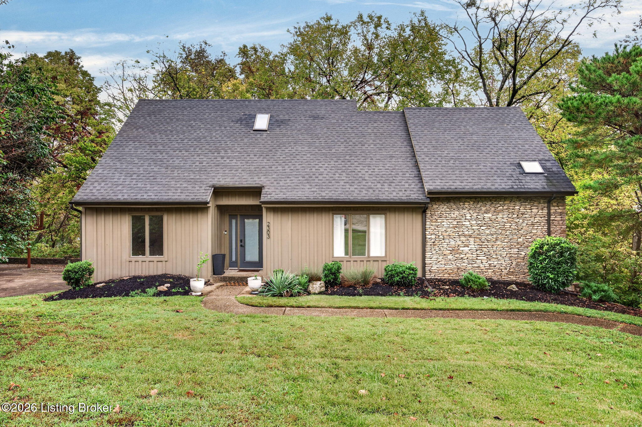 2303 Phoenix Hill Dr