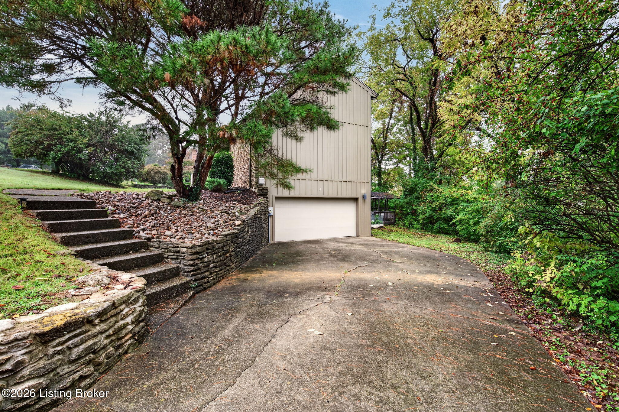 2303 Phoenix Hill Dr