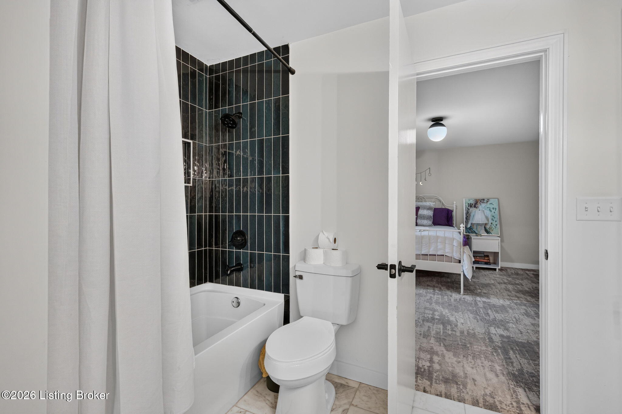 2303 Phoenix Hill Dr
