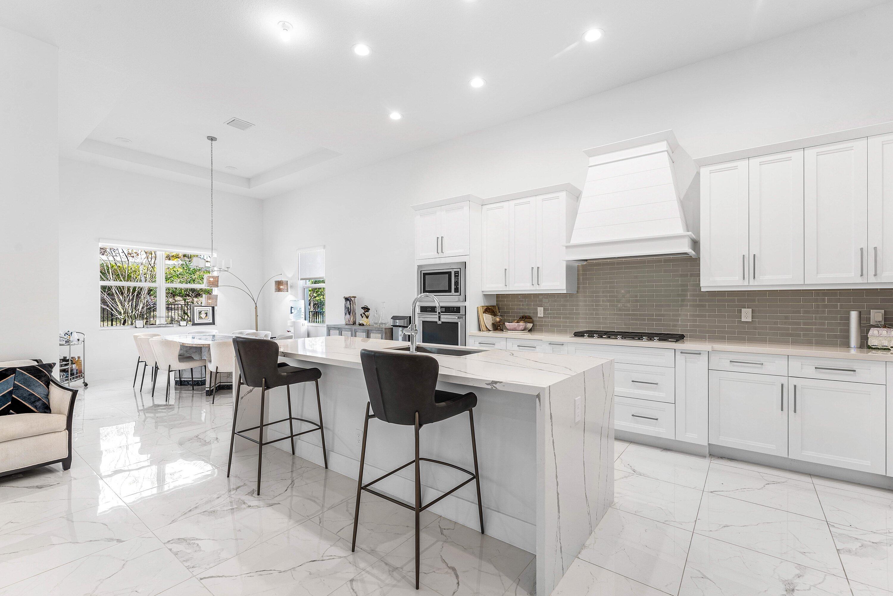 9256 Crestview Circle