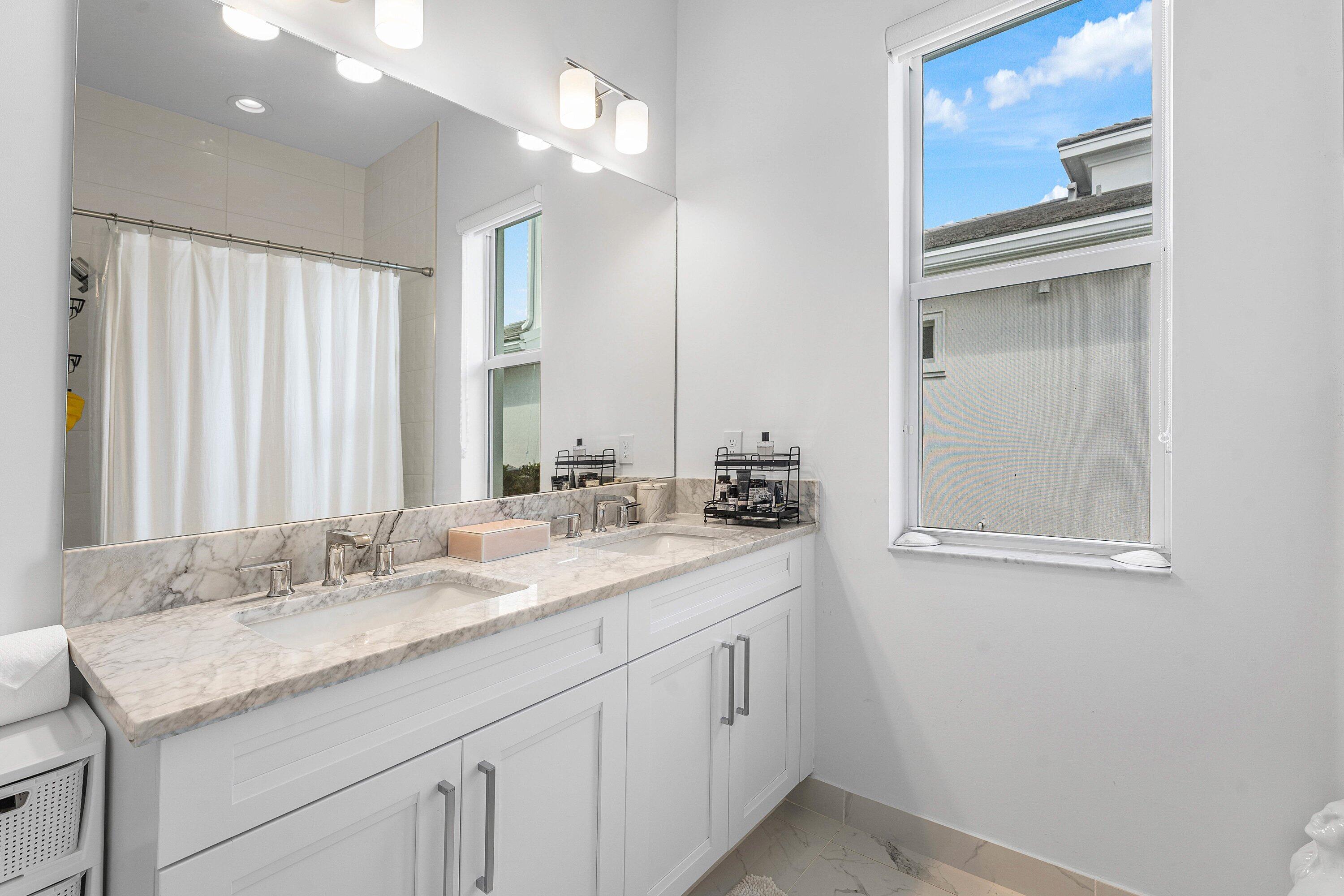 9256 Crestview Circle