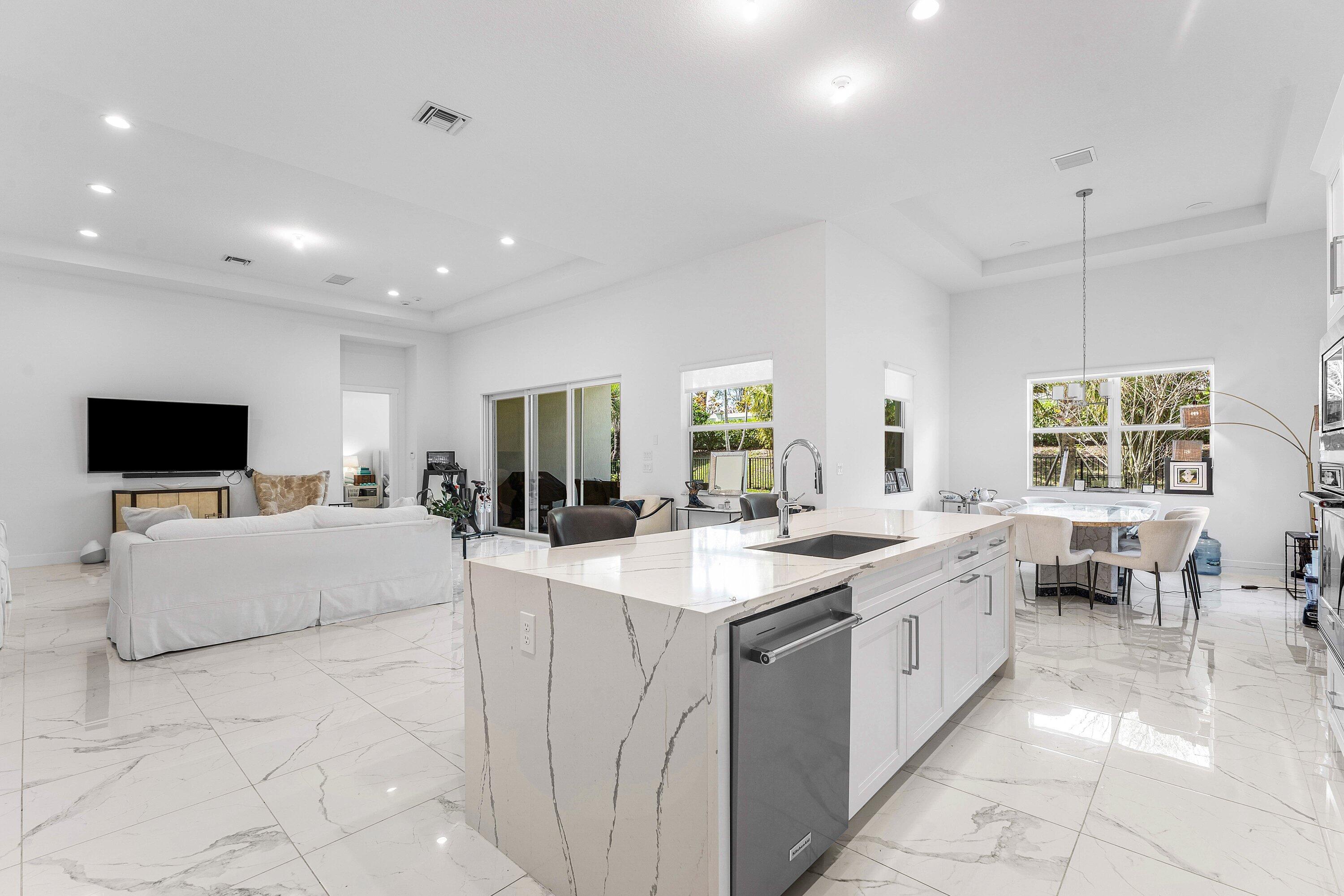 9256 Crestview Circle