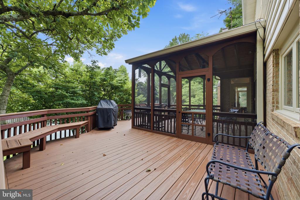 8004 SPLIT OAK DRIVE