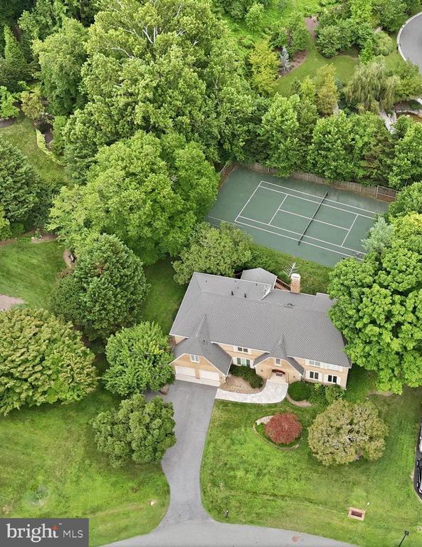 8004 SPLIT OAK DRIVE