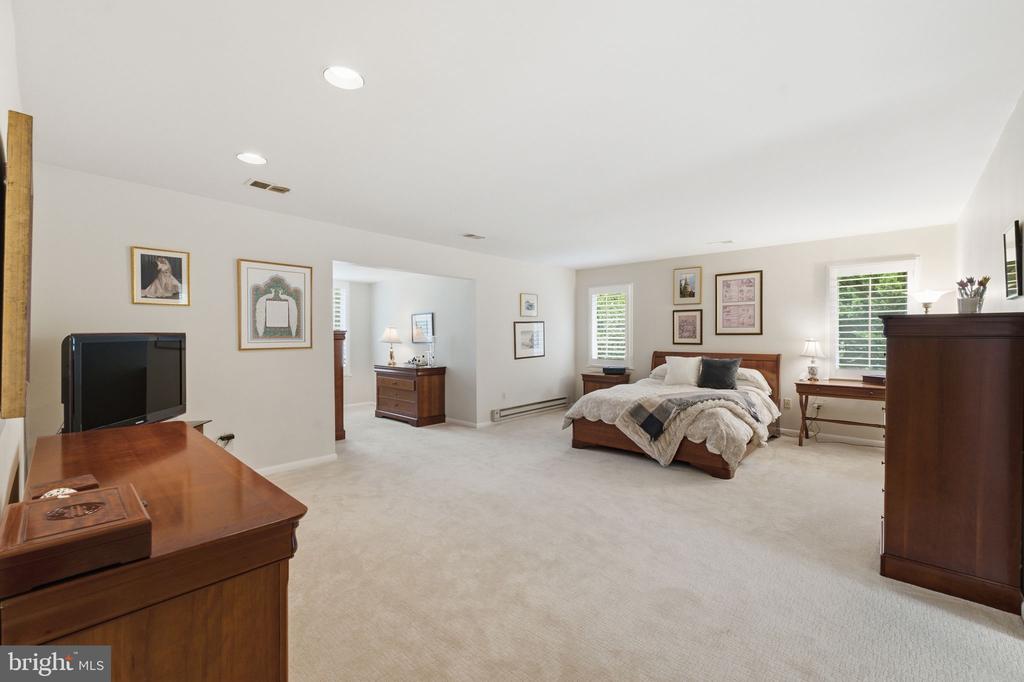 8004 SPLIT OAK DRIVE