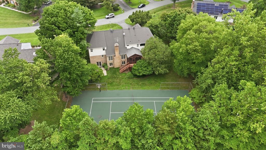 8004 SPLIT OAK DRIVE