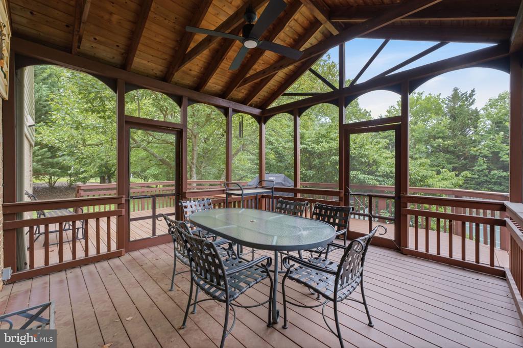 8004 SPLIT OAK DRIVE
