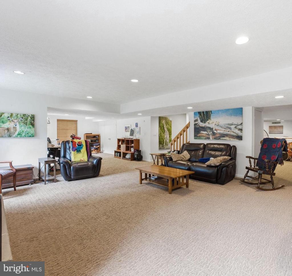8004 SPLIT OAK DRIVE