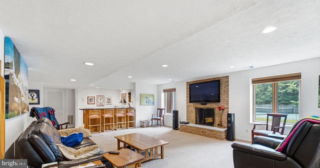8004 SPLIT OAK DRIVE
