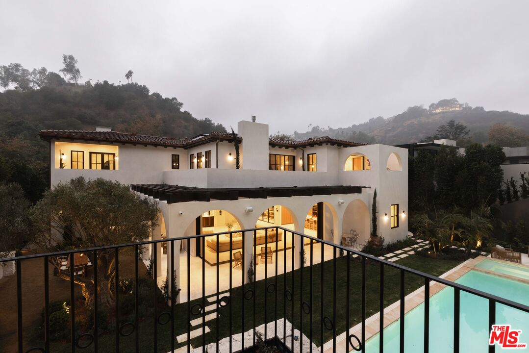 966 Stone Canyon Rd