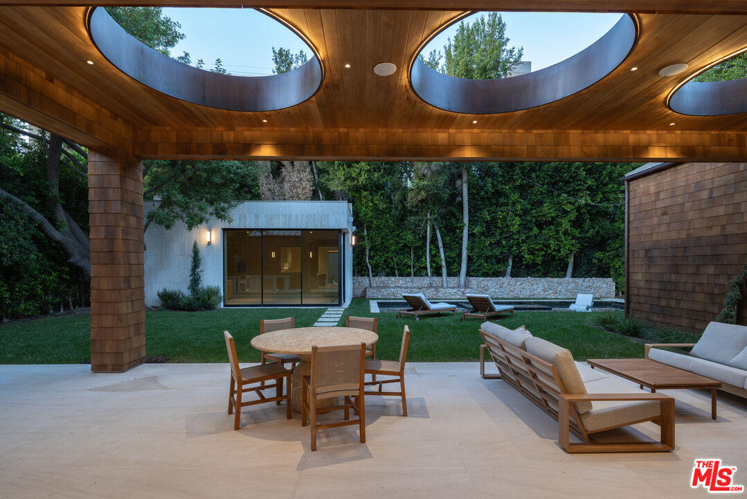 13223 Bloomfield St