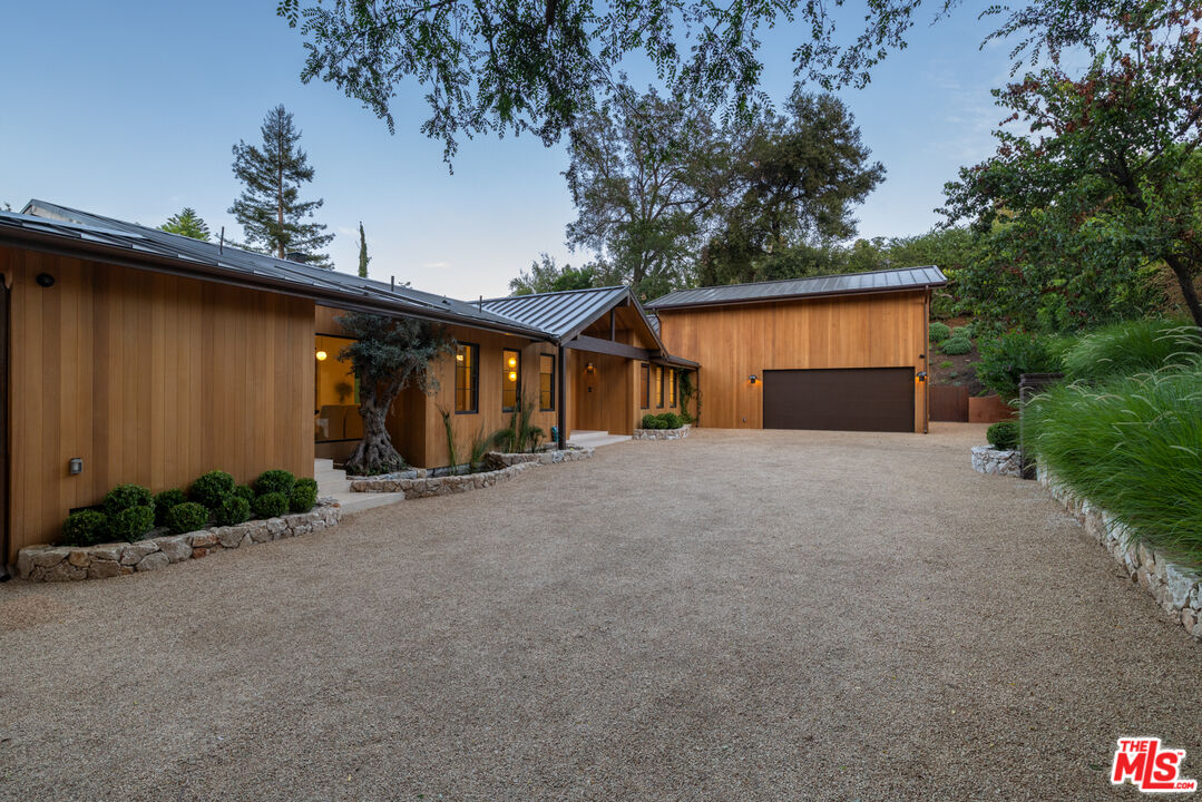 4146 High Valley Rd