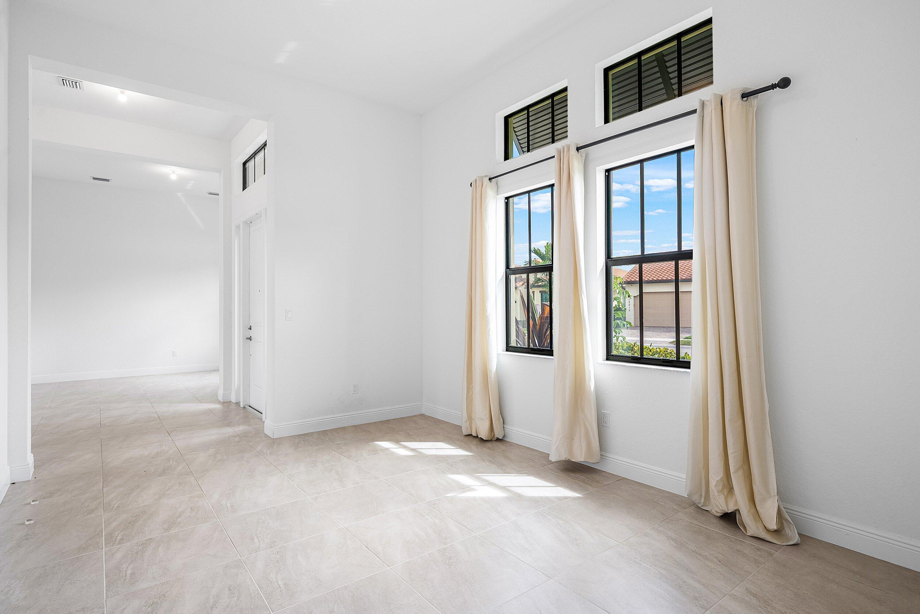 12035 N Baypoint Cir