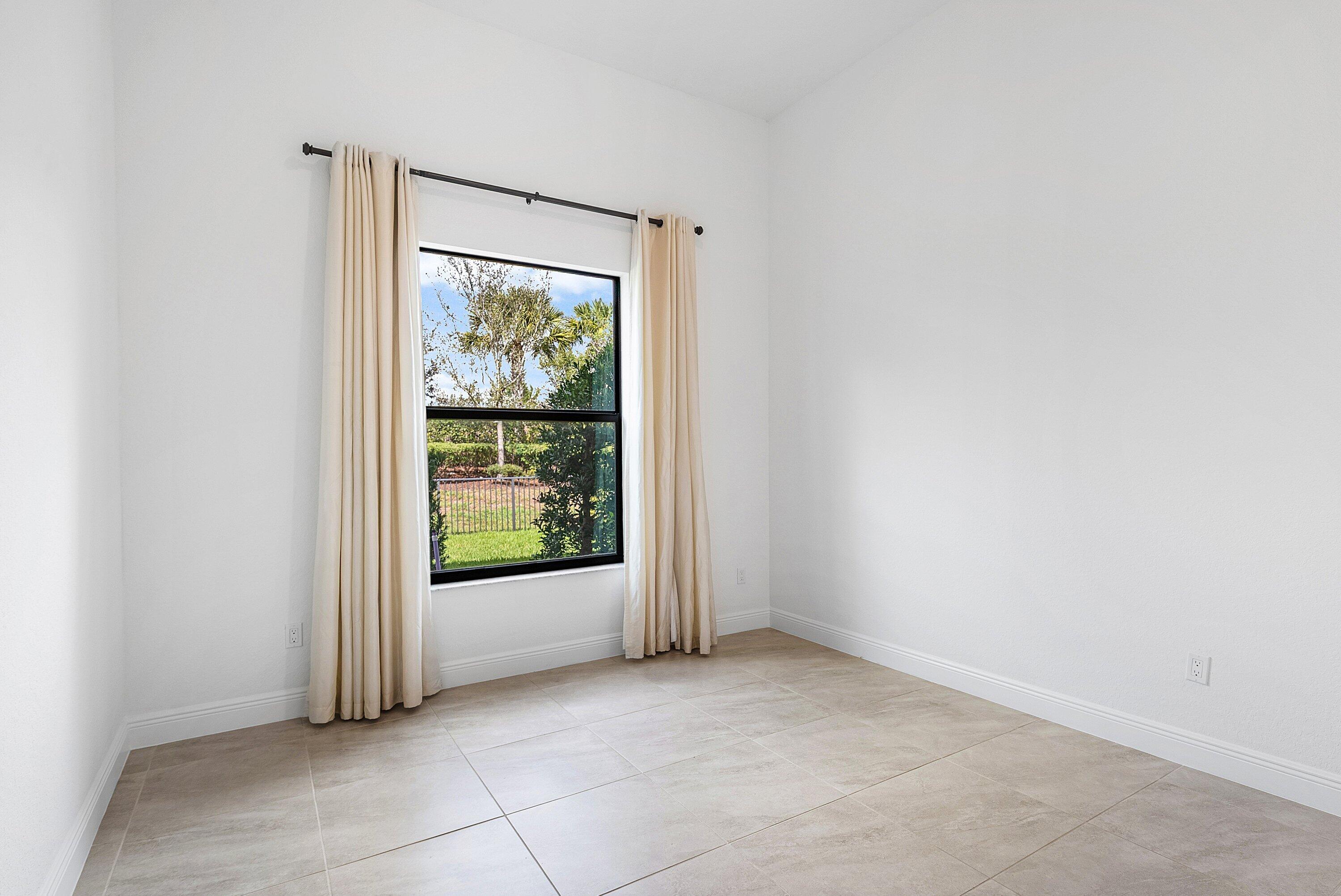 12035 N Baypoint Cir