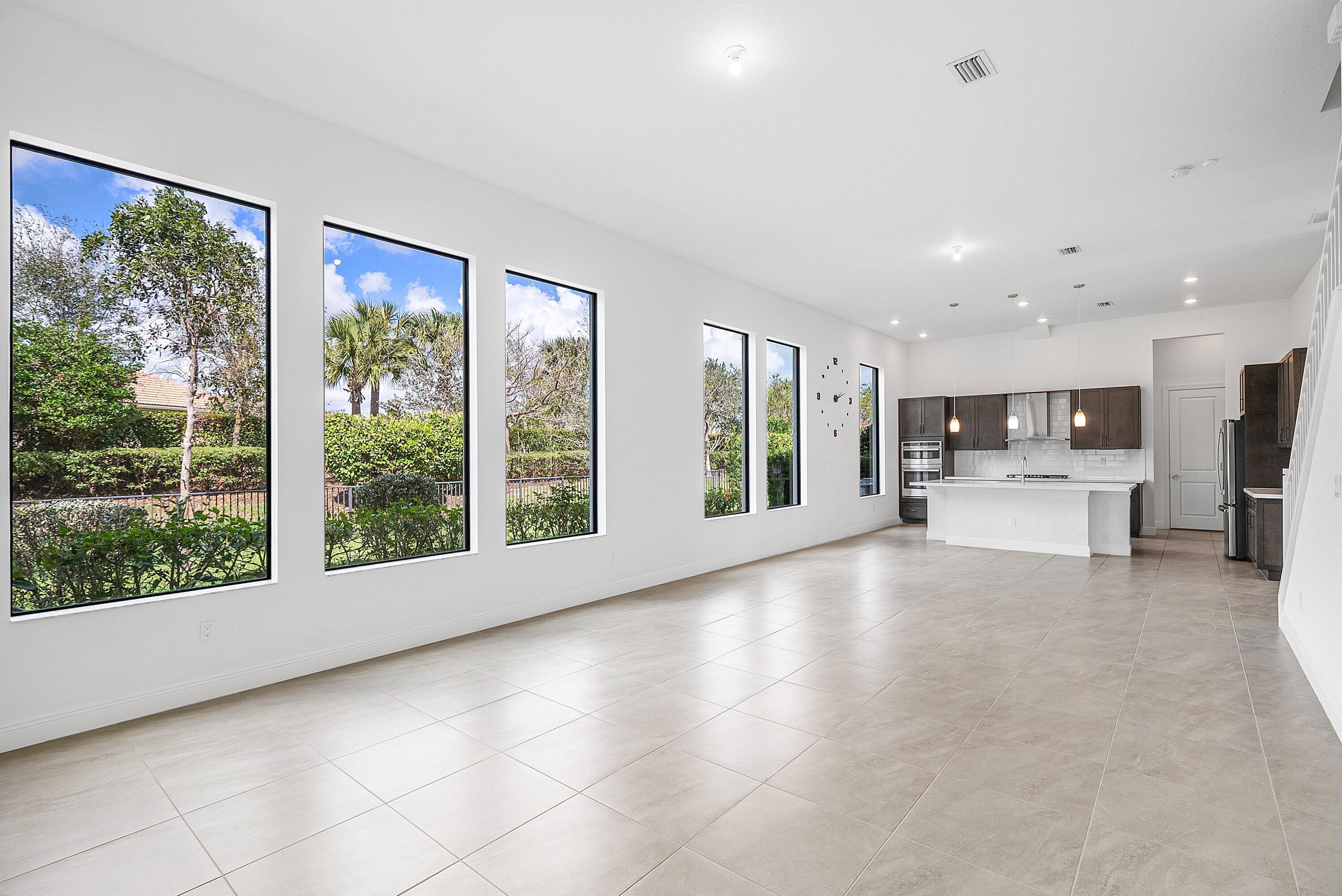 12035 N Baypoint Cir