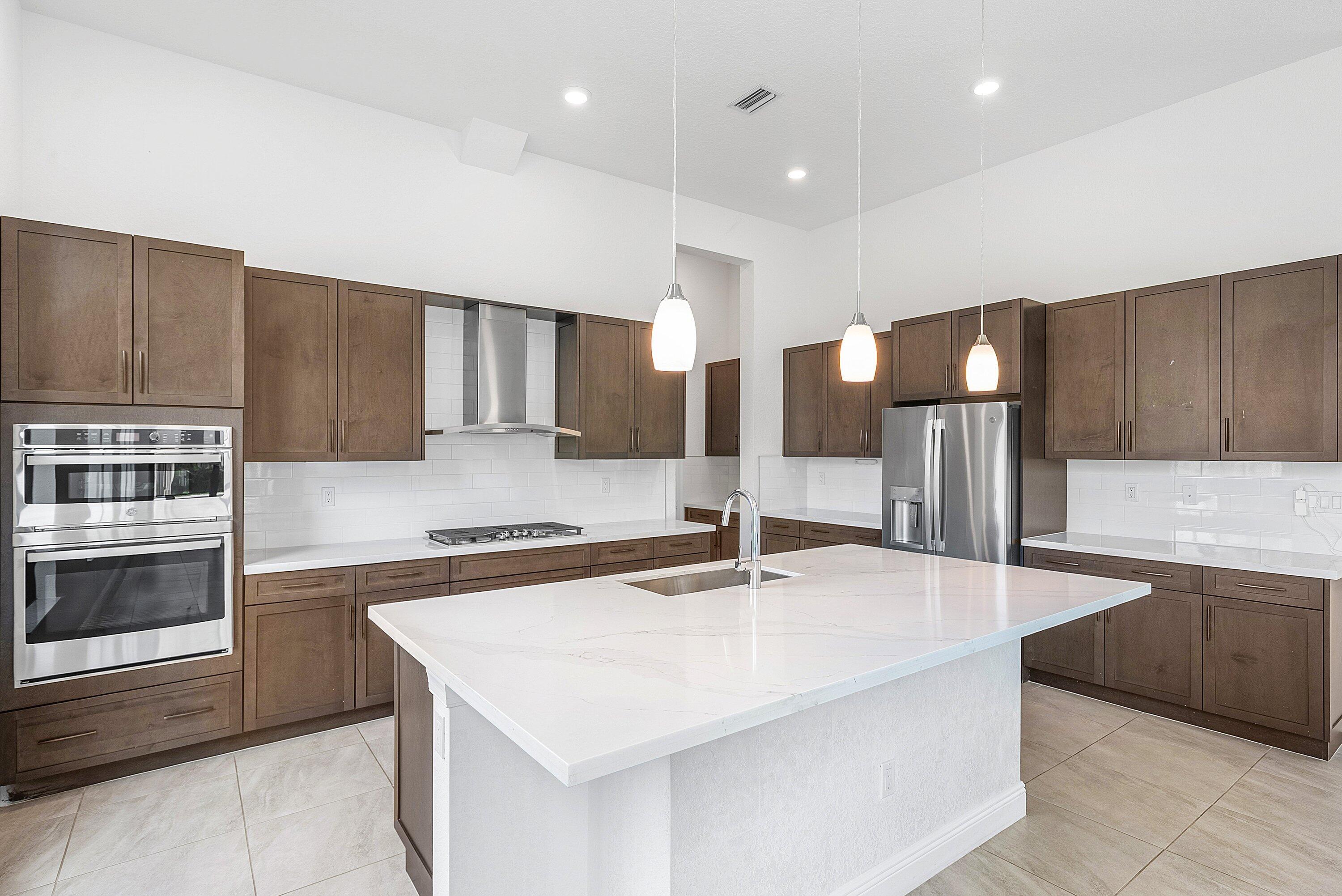 12035 N Baypoint Cir