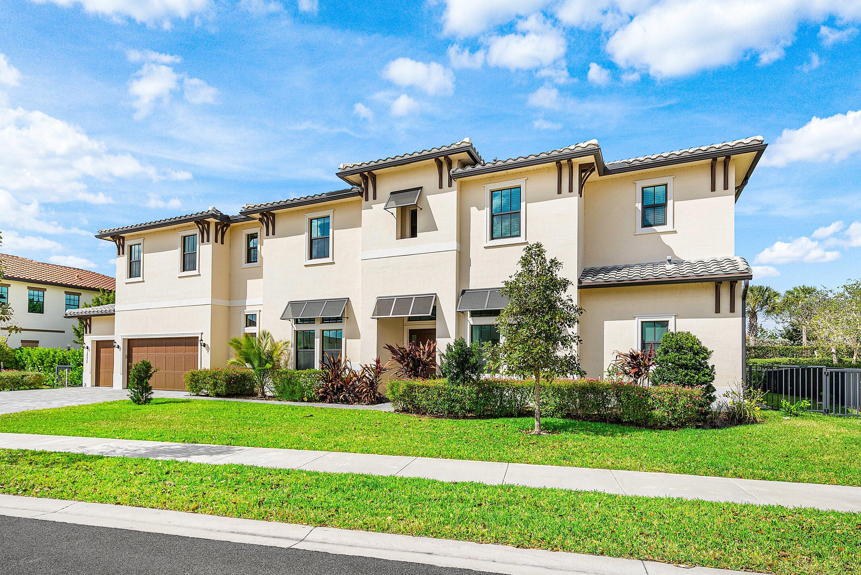 12035 N Baypoint Cir