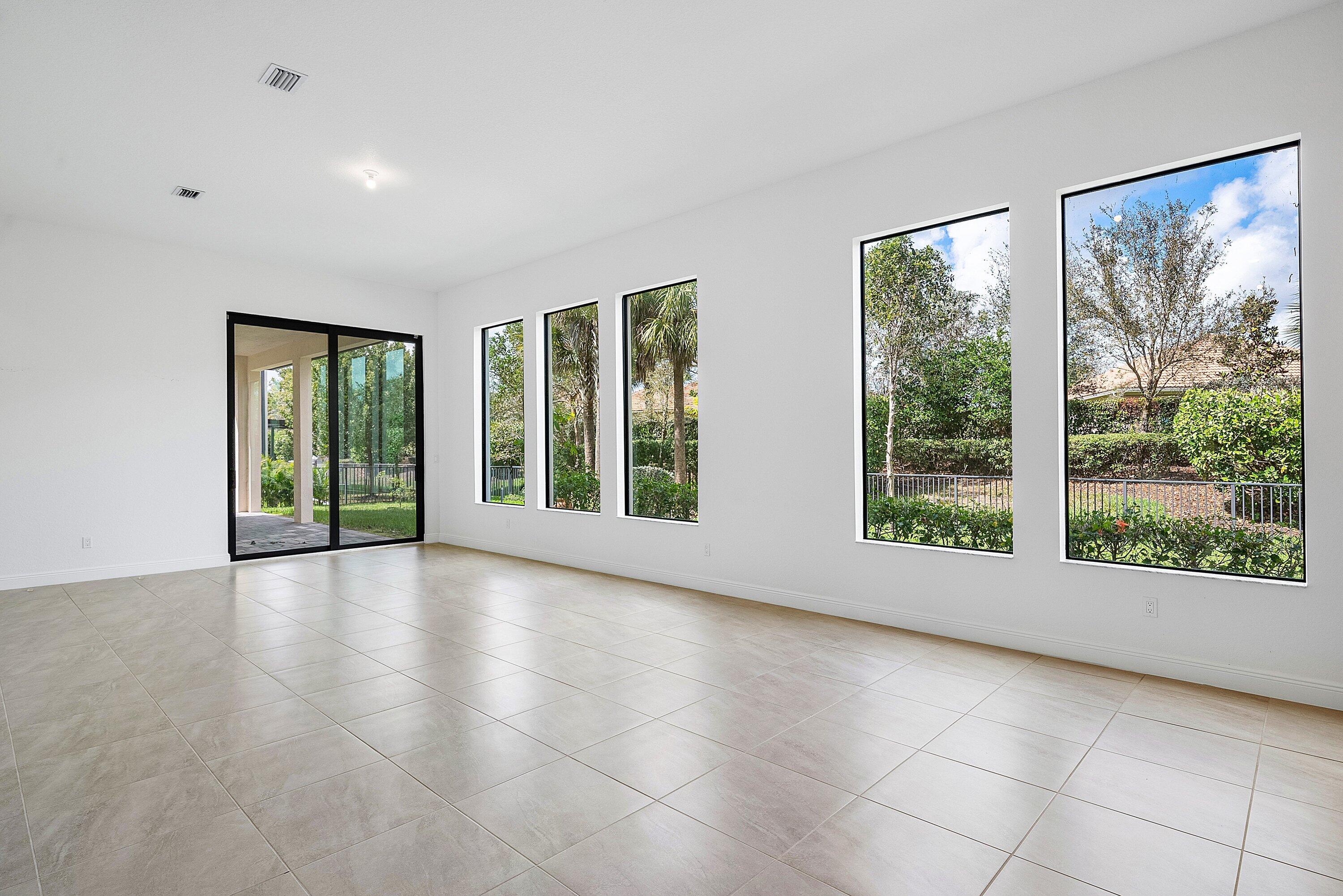 12035 N Baypoint Cir