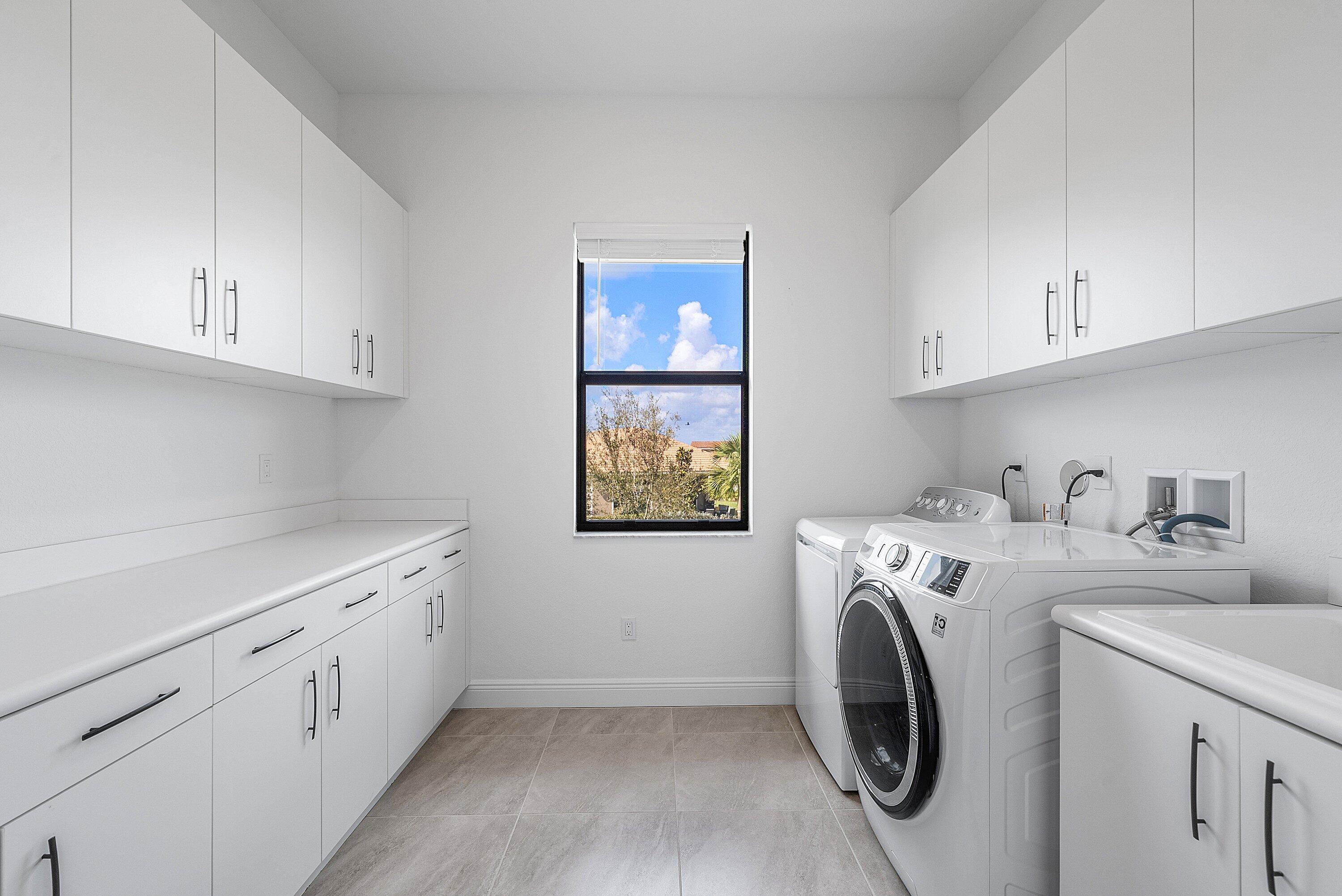 12035 N Baypoint Cir