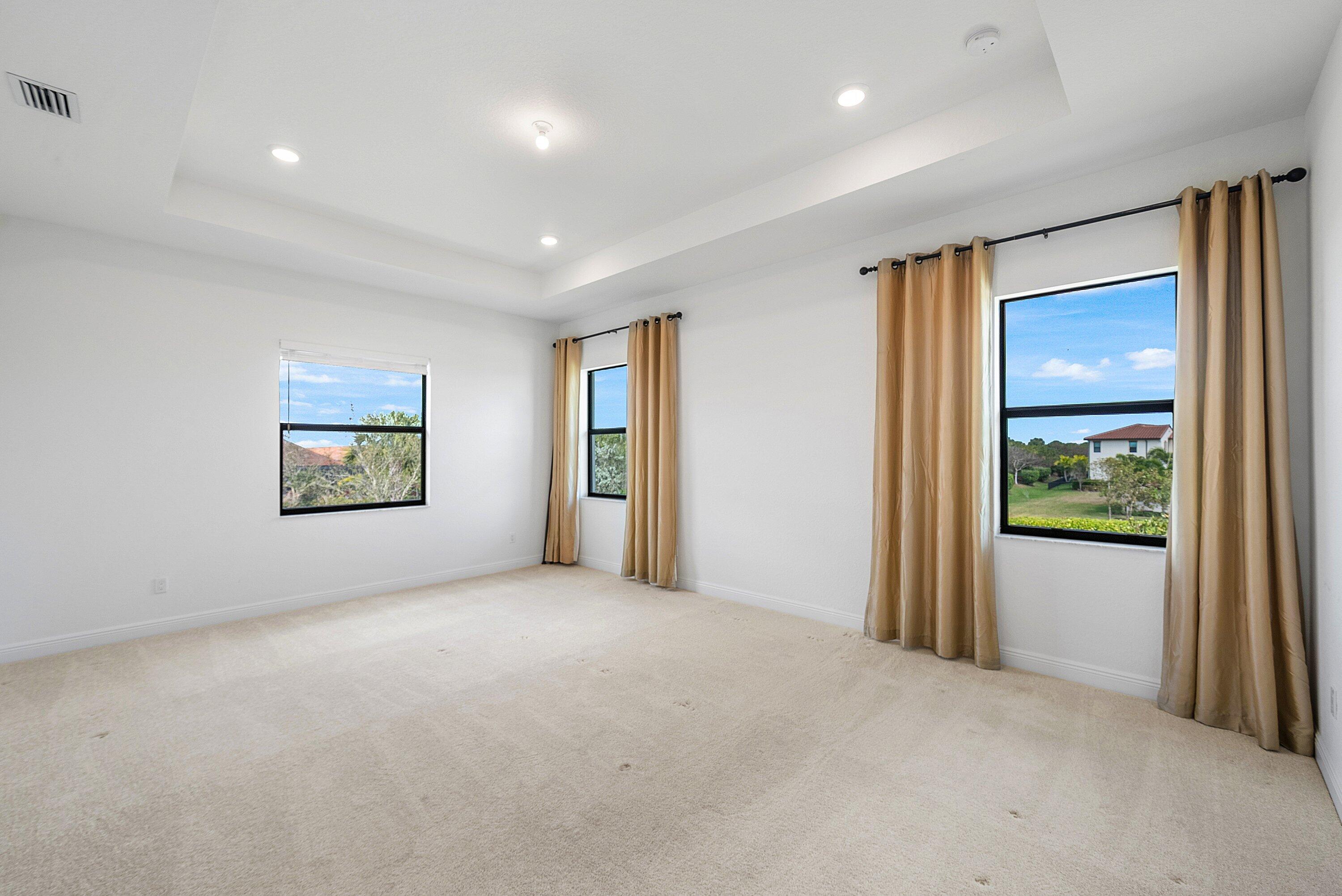 12035 N Baypoint Cir