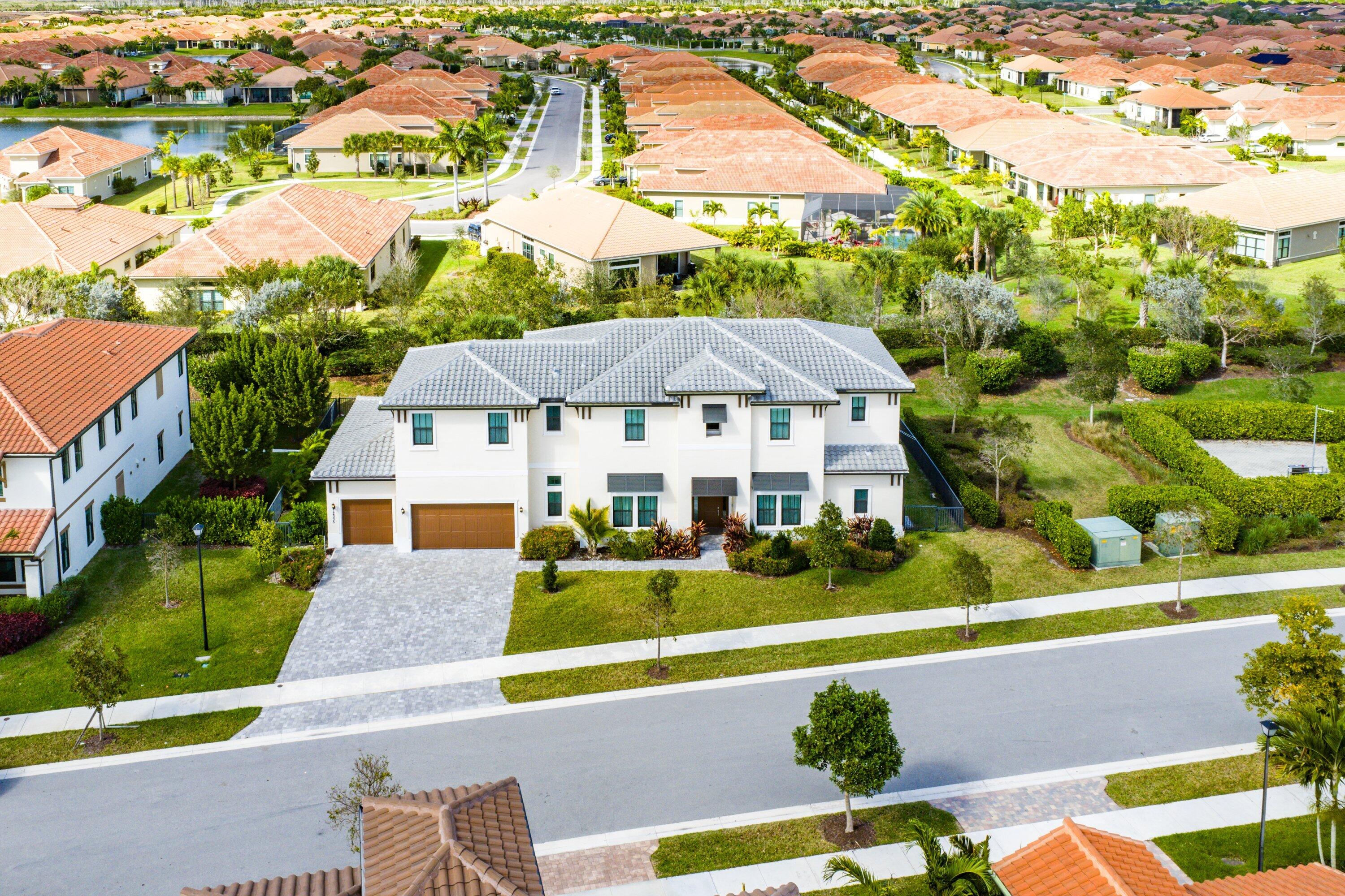 12035 N Baypoint Cir