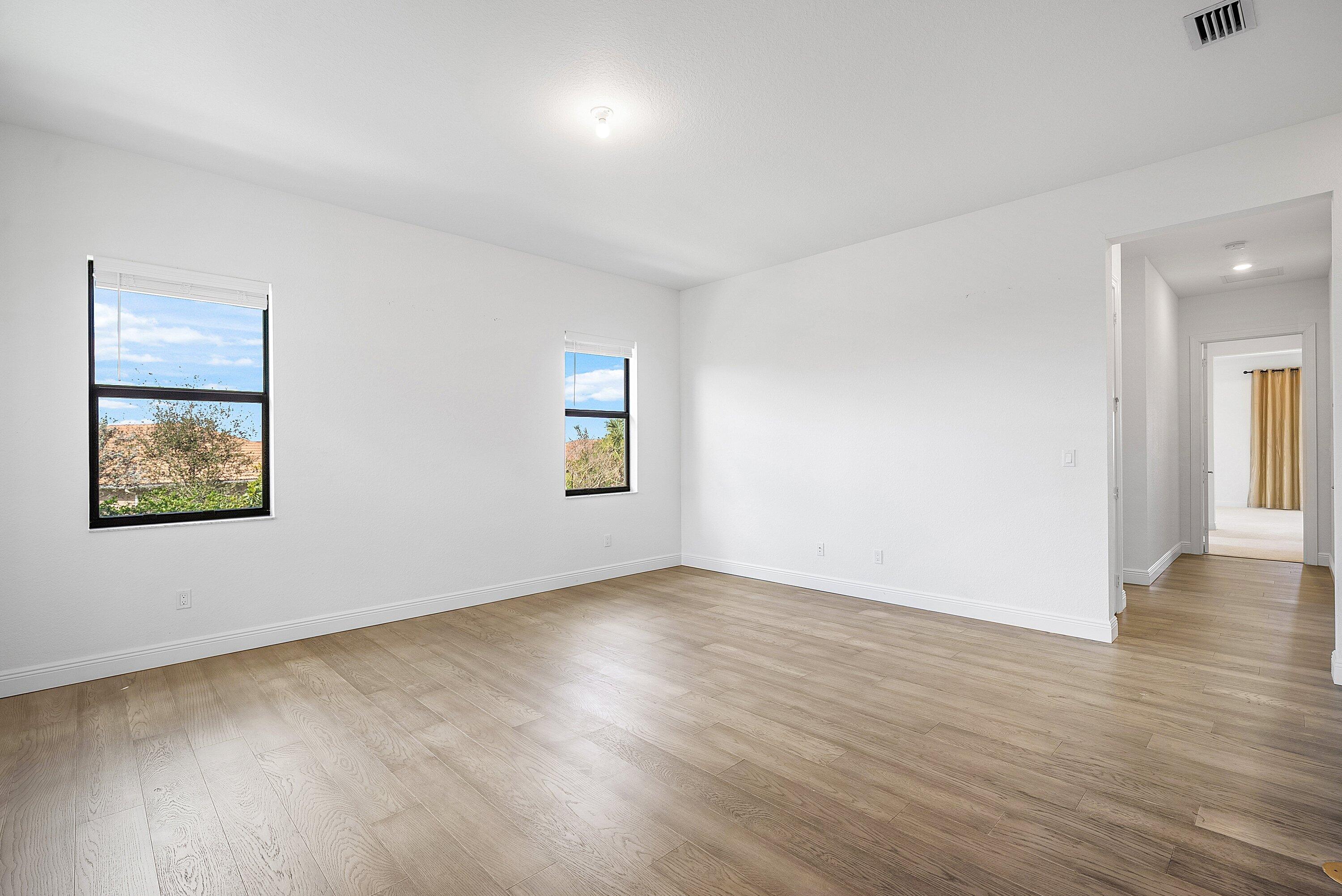 12035 N Baypoint Cir