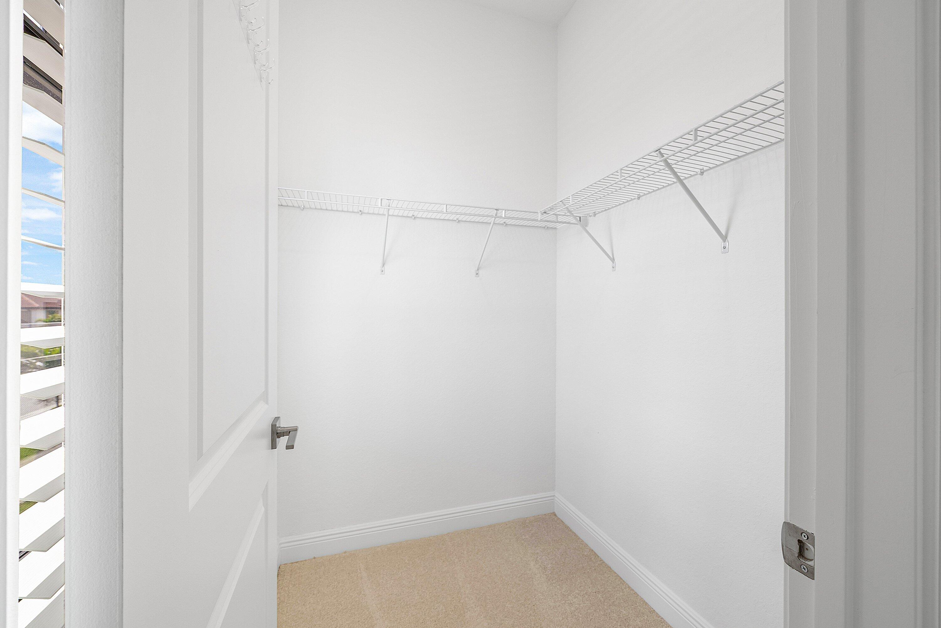 12035 N Baypoint Cir