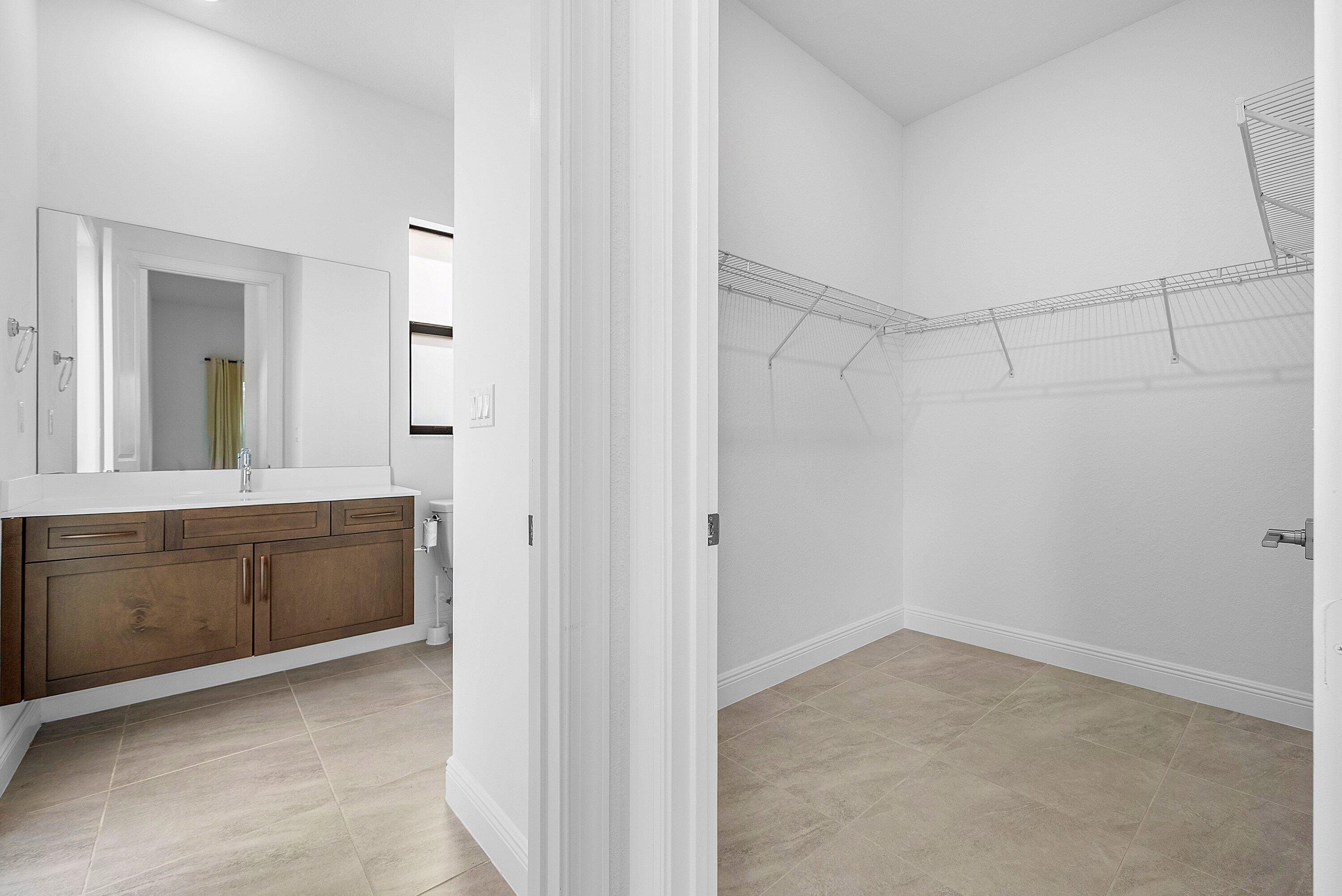 12035 N Baypoint Cir