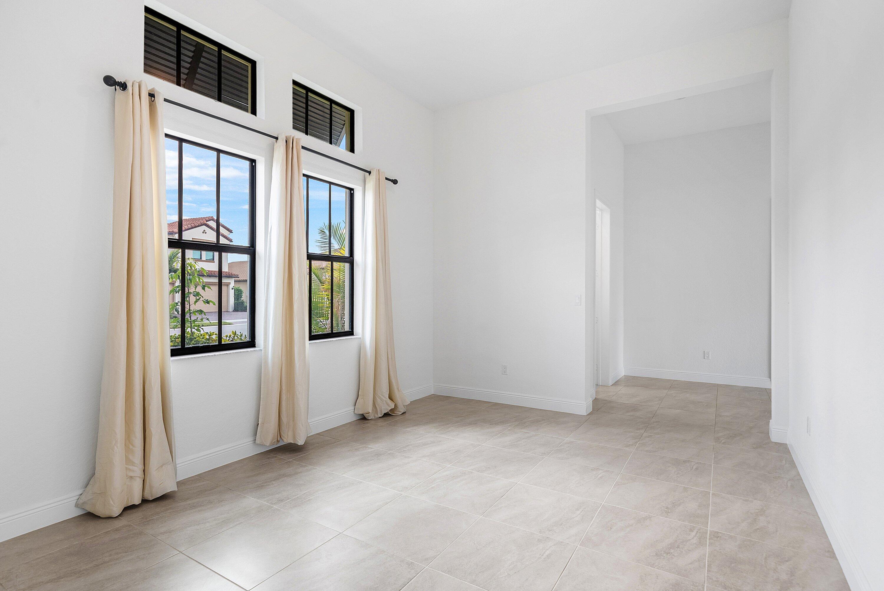 12035 N Baypoint Cir