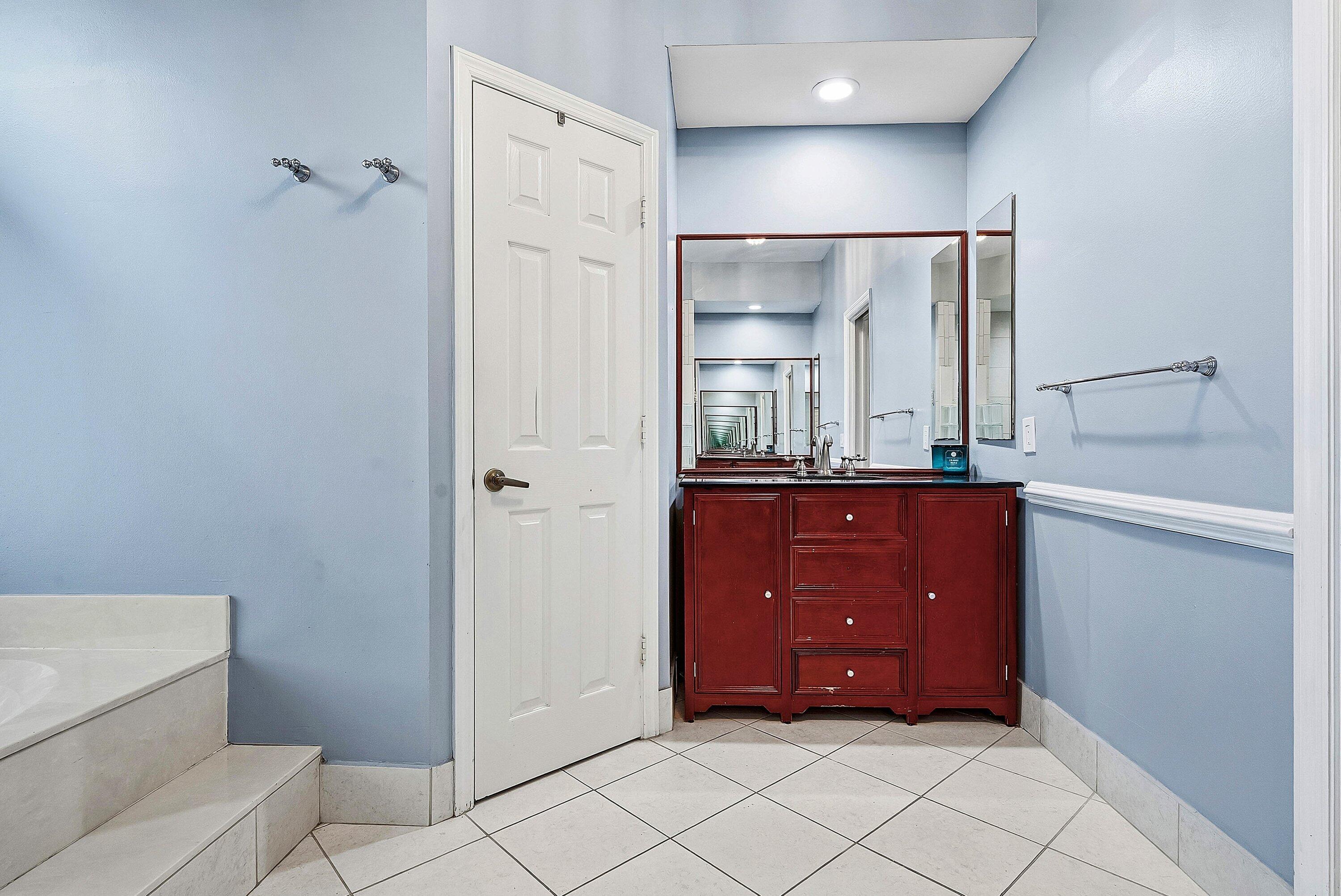 4447 NW 82nd Avenue