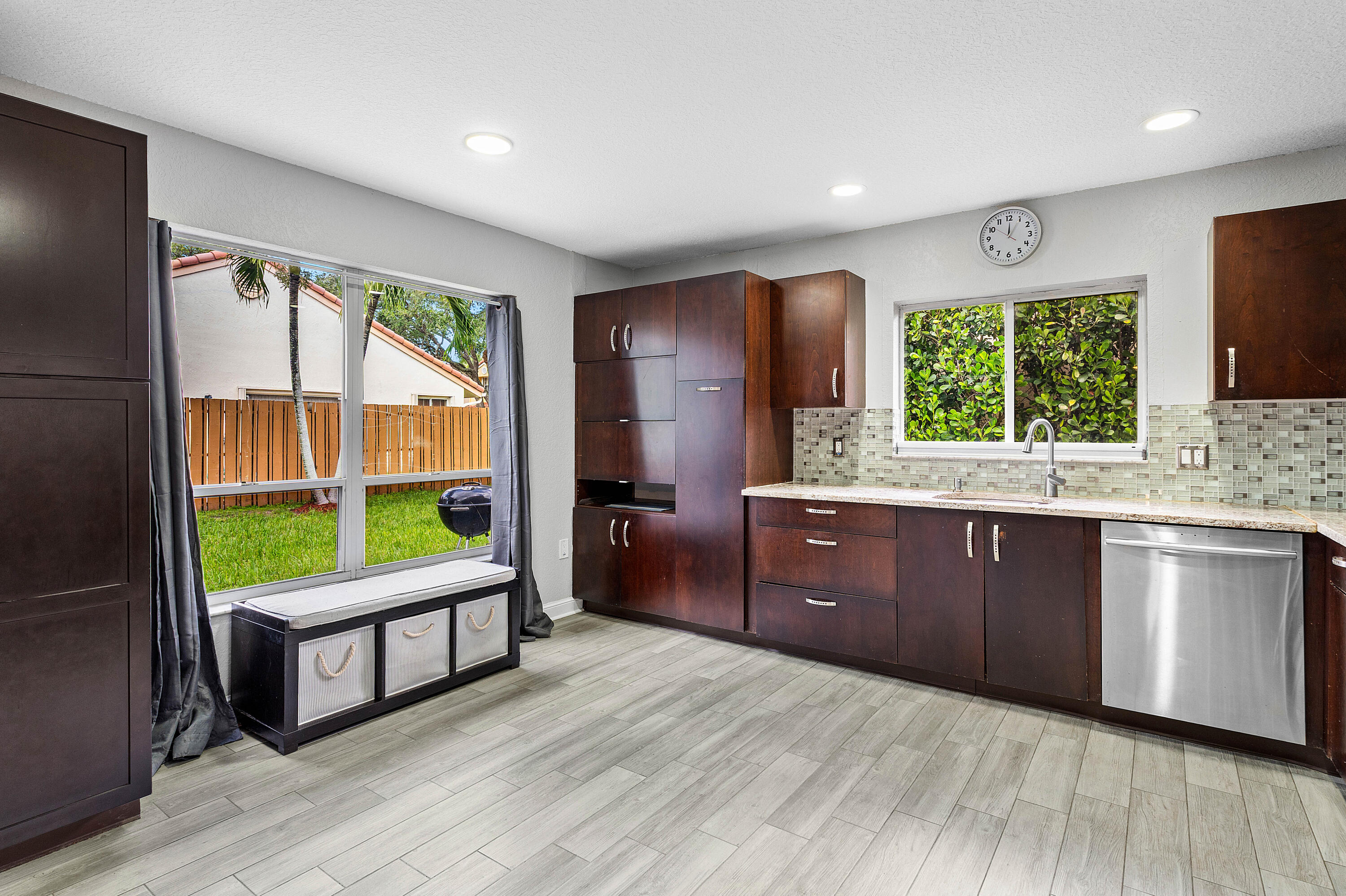 7665 NW 61st Terrace