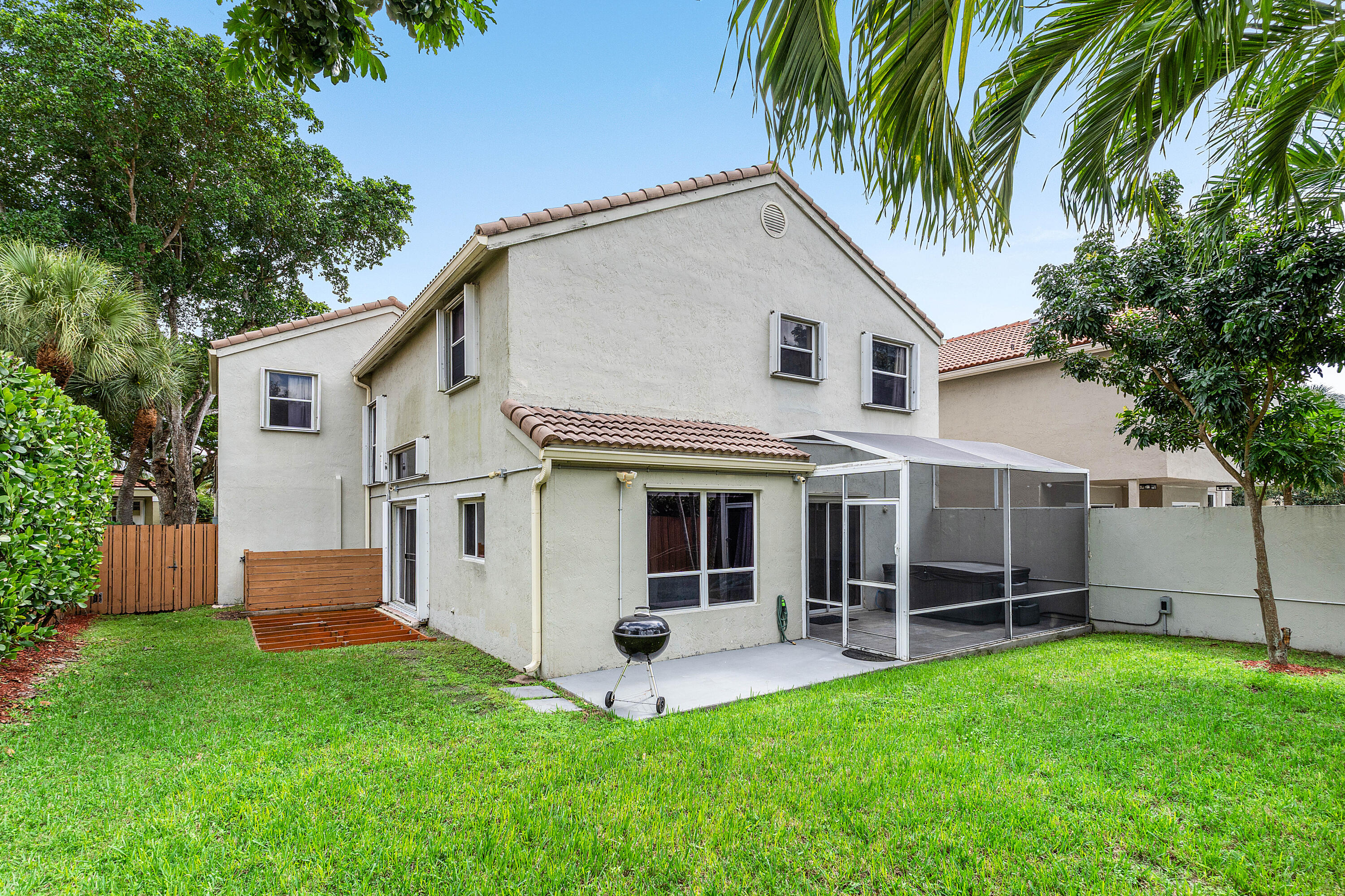 7665 NW 61st Terrace