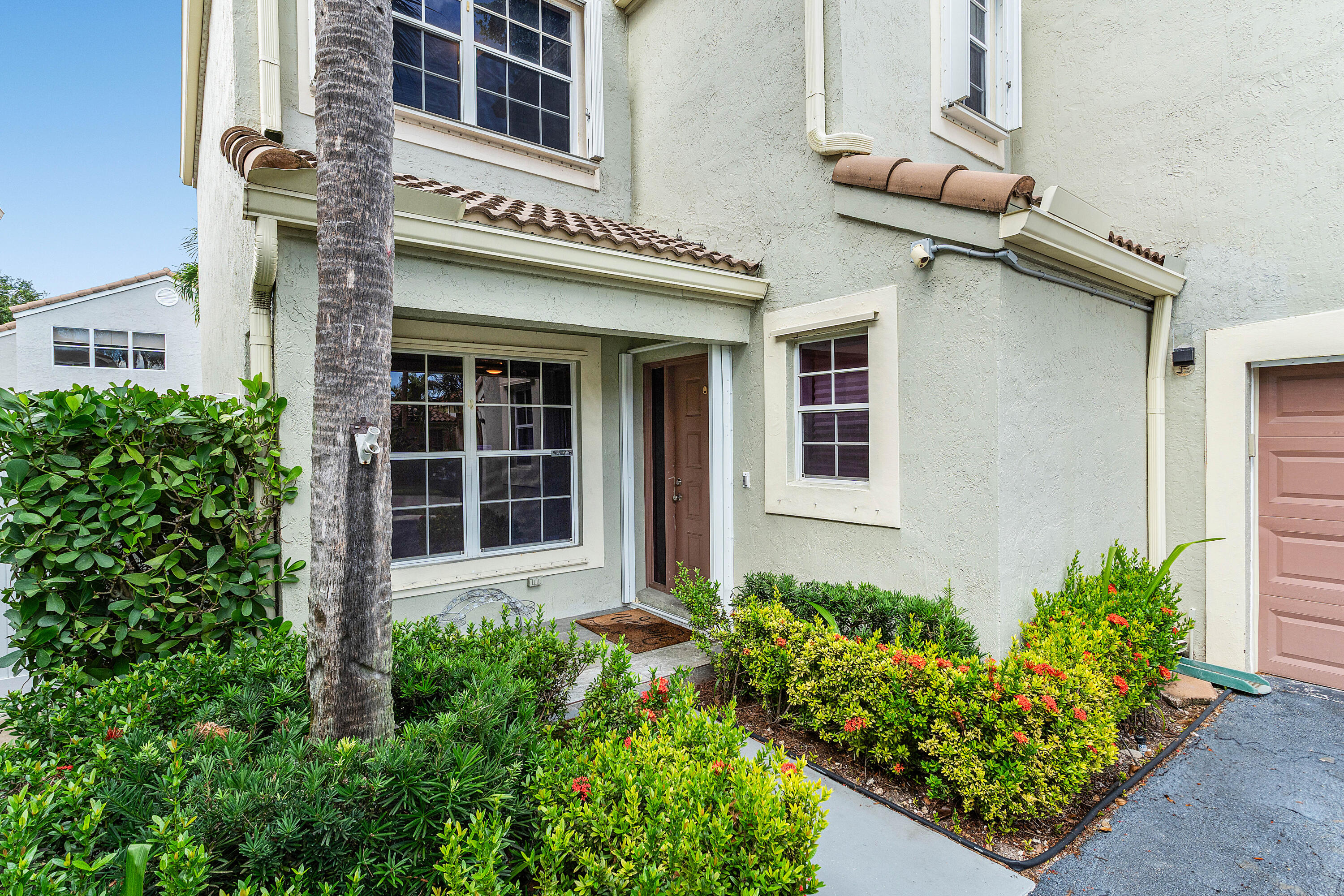 7665 NW 61st Terrace