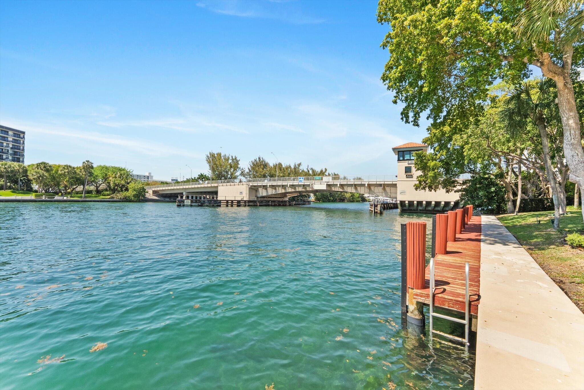 1301 N Riverside Drive 10