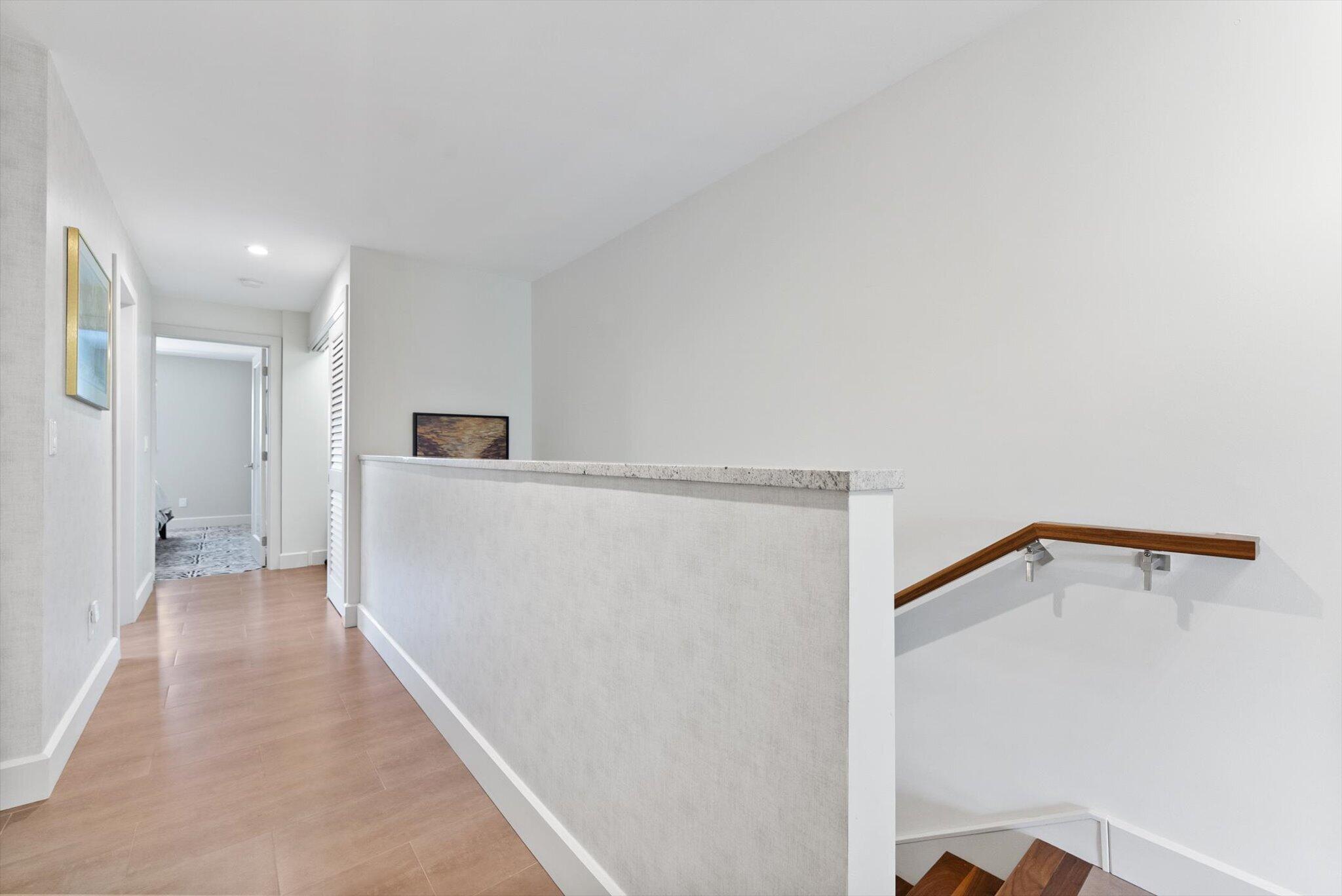 1301 N Riverside Drive 10