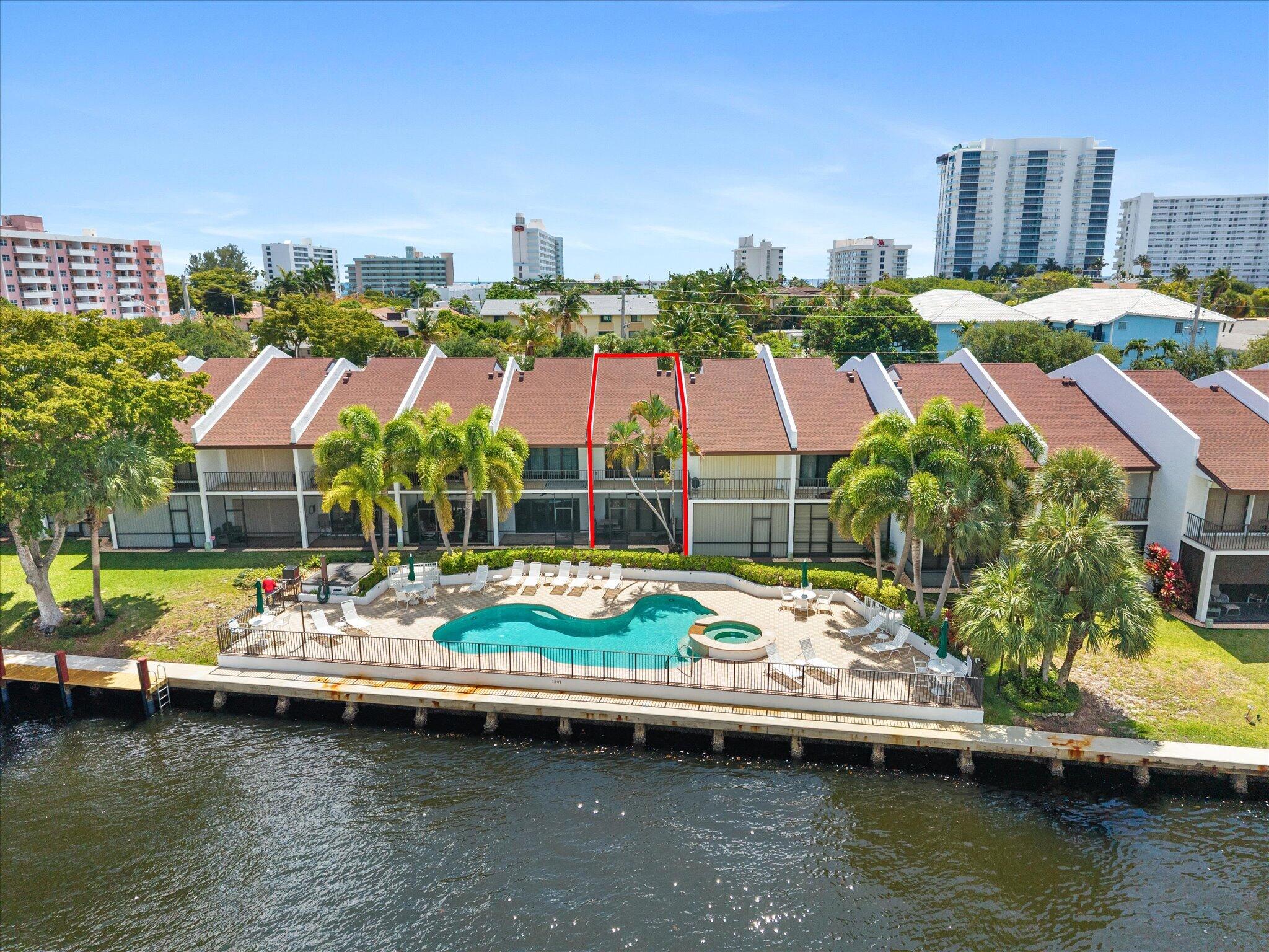1301 N Riverside Drive 10